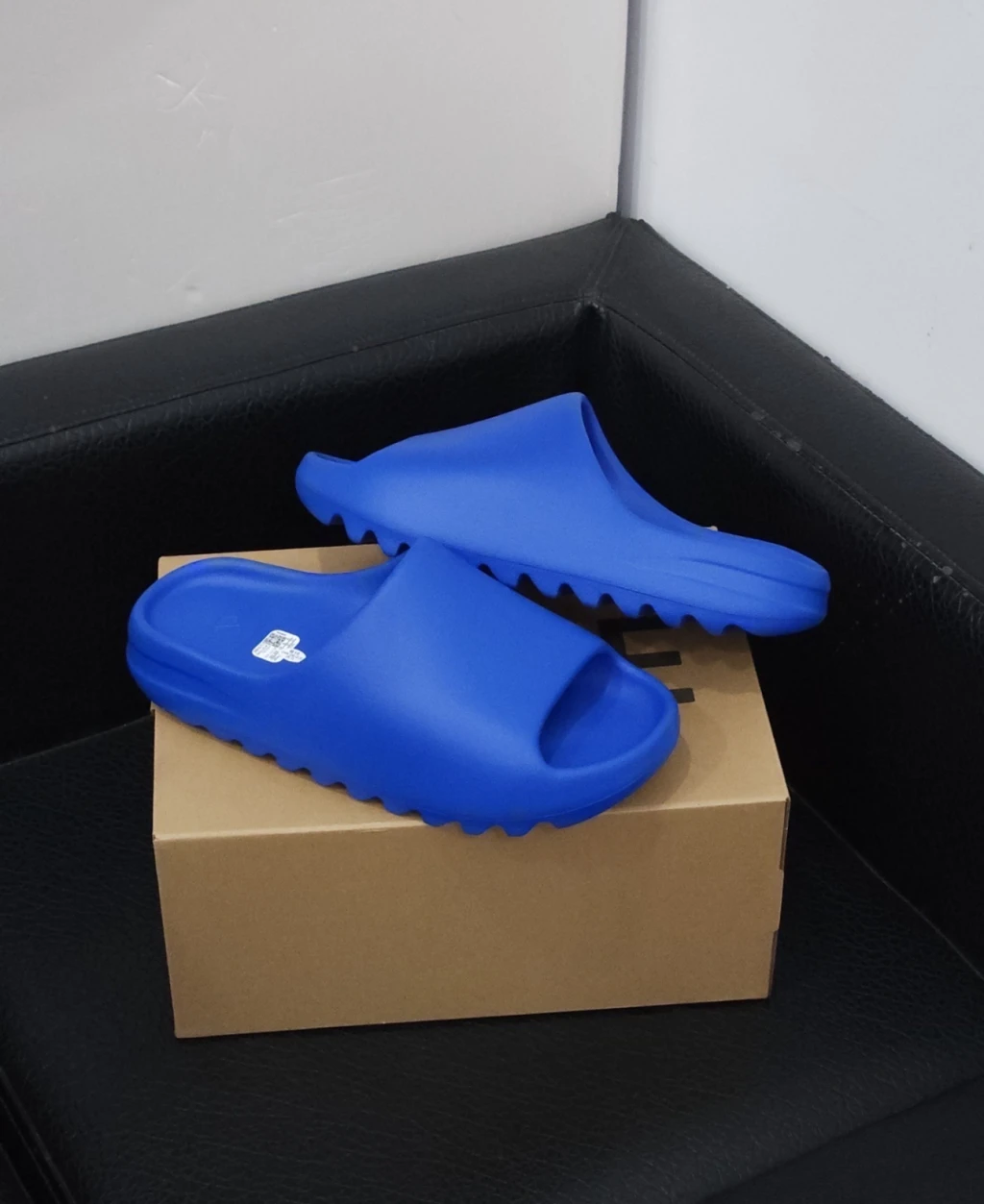 Yeezy Slide Azure 藍 （ ID4133 )