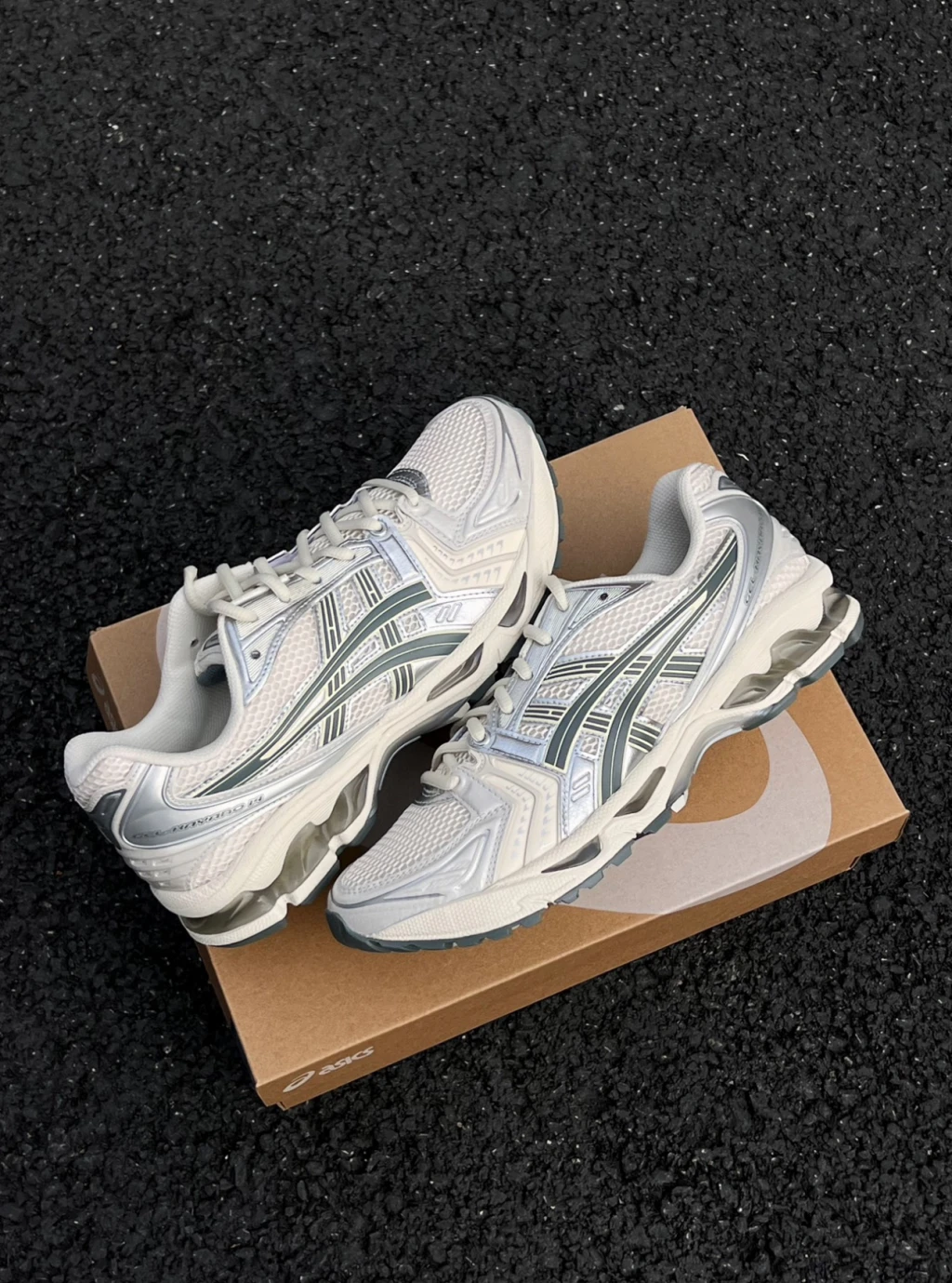 ASICS Gel - Kayano 14 白銀 果綠 （ 1201A019-200 ）
