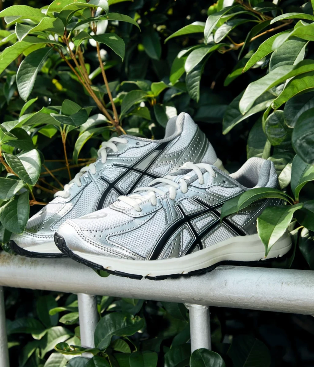 ASICS Jog 100S Y2K復古 白銀（ 1201A967-100 ）