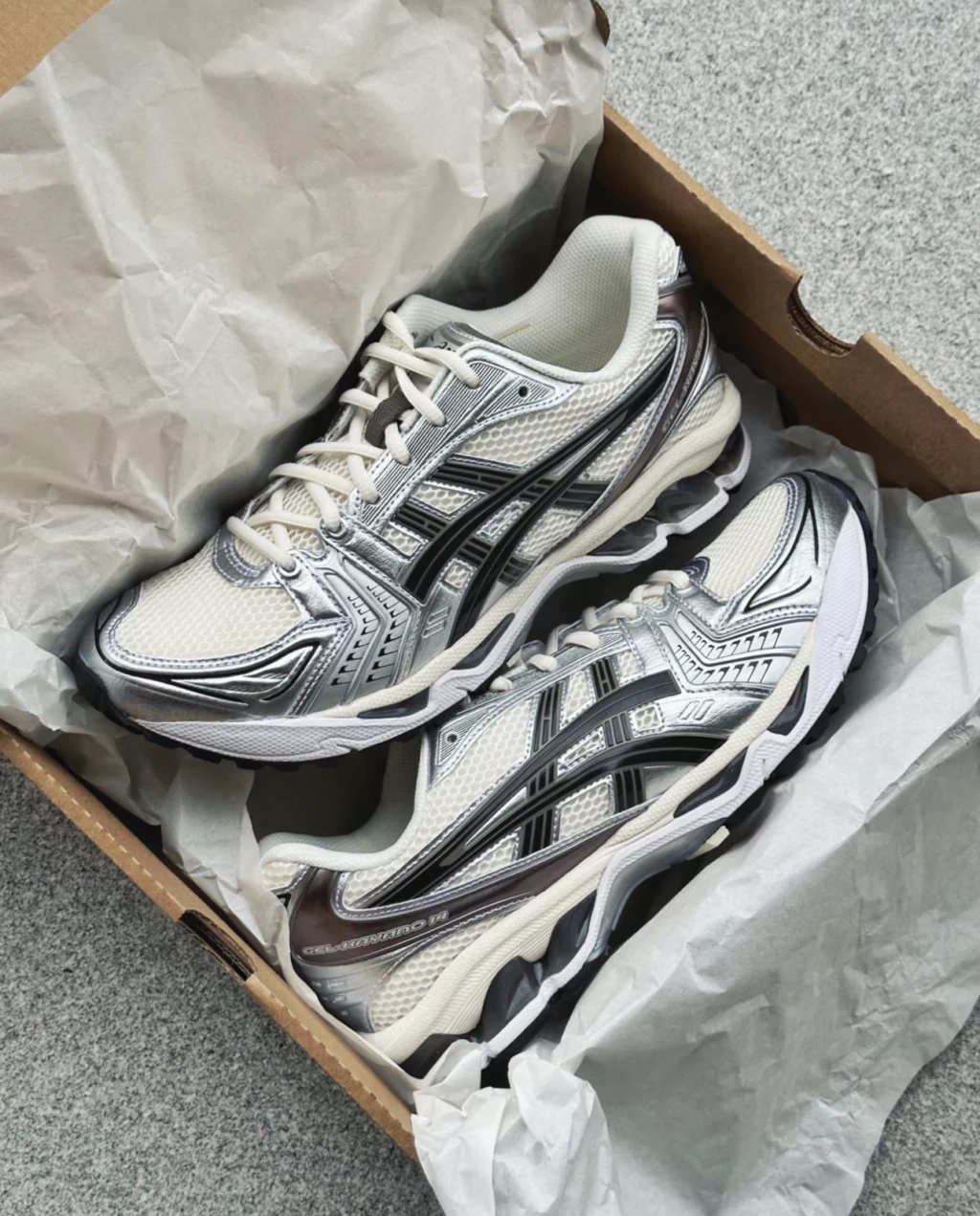 ASICS Gel - Kayano 14 黑白銀 （ 1201A019-108 ）
