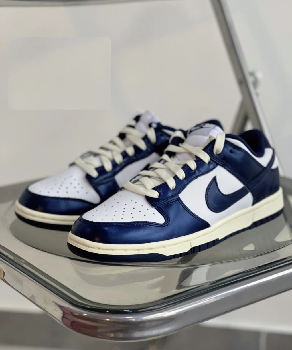 Nike Dunk Low Midnight Navy and White 海軍藍奶油底2023年版 （ FN7197-100 )