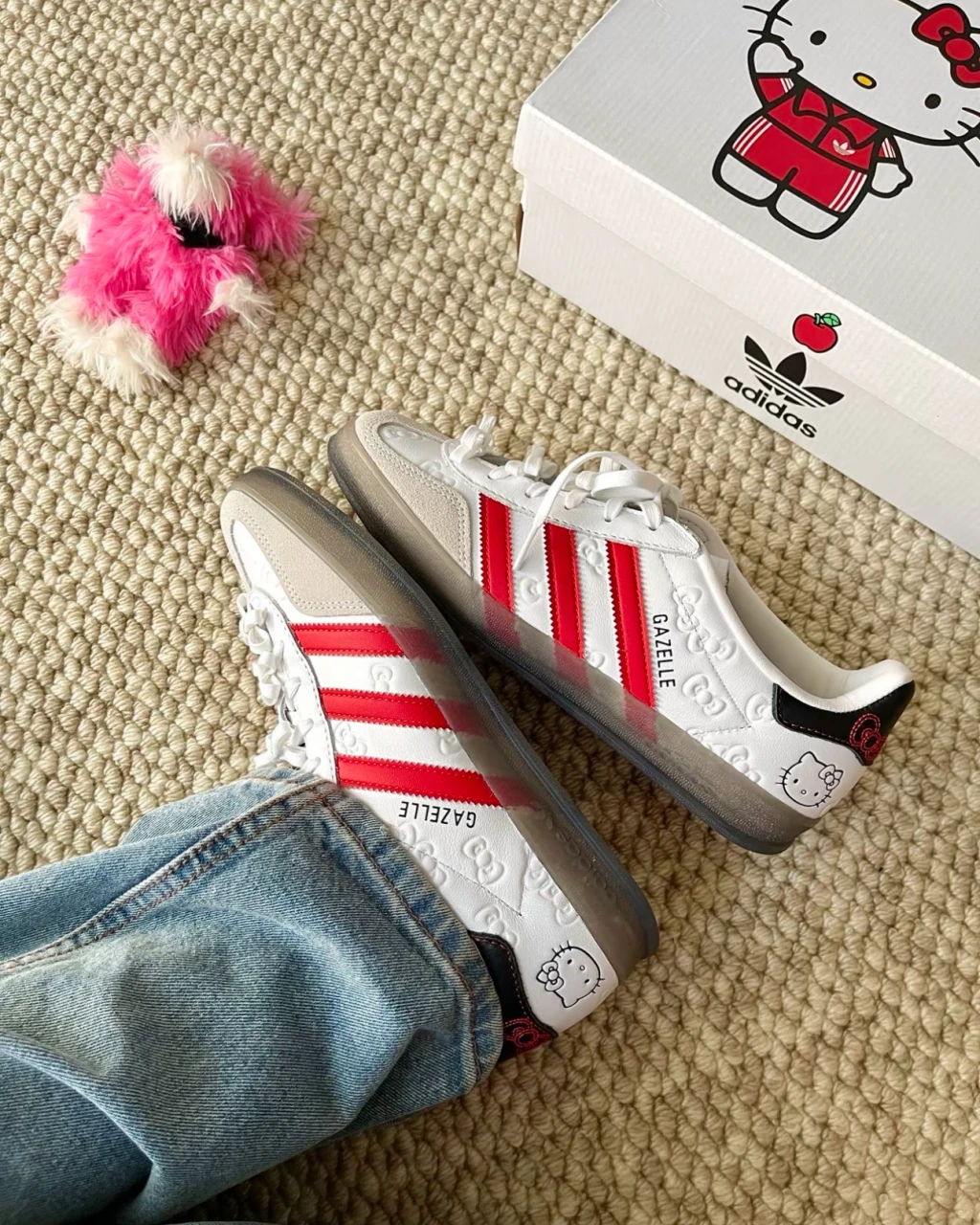Hello Kitty x Adidas Gazelle Indoor 凱蒂貓 白紅壓紋 （ II0013 )