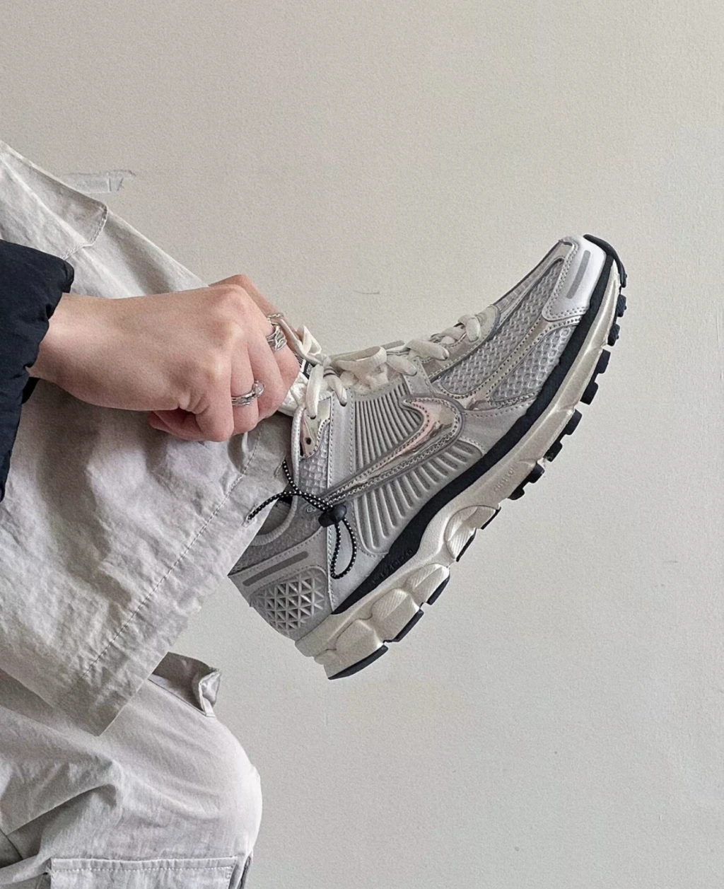 Nike Air Zoom Vomero5 Photon Dust 液態銀鉤