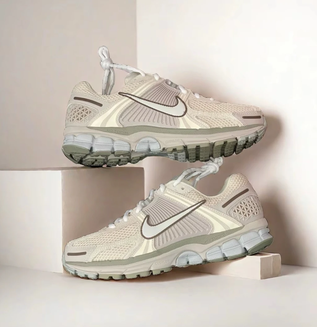Nike Air Zoom Vomero5 淺卡其灰白 FZ3653-104