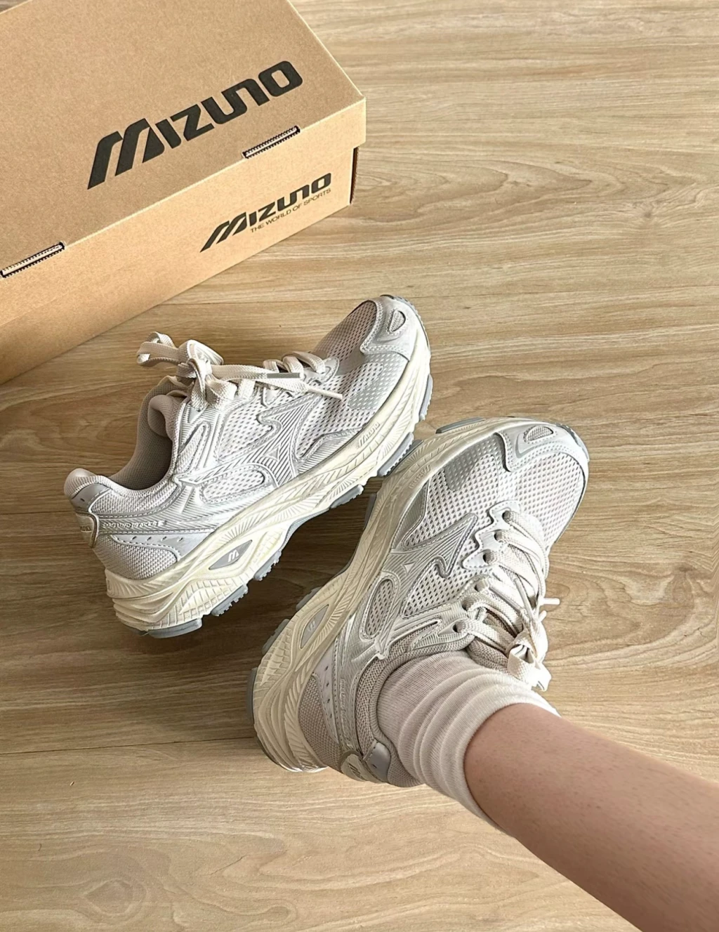 【熱賣款】Mizuno Racer S 銀灰色 D1GH223518