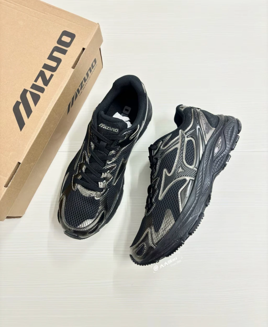 Mizuno Racer S 黑銀 D1GH223521