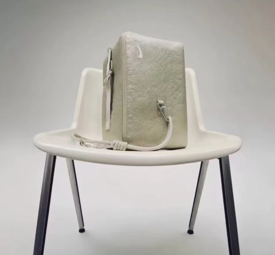 Nike國外限定大容量收納包 34*20*20
