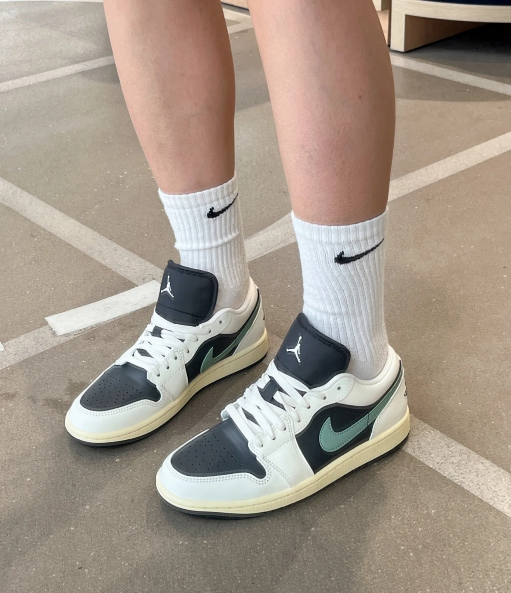 Nike Air Jordan 1 Jade Smoke 橄欖綠奶油底 DC0774-001