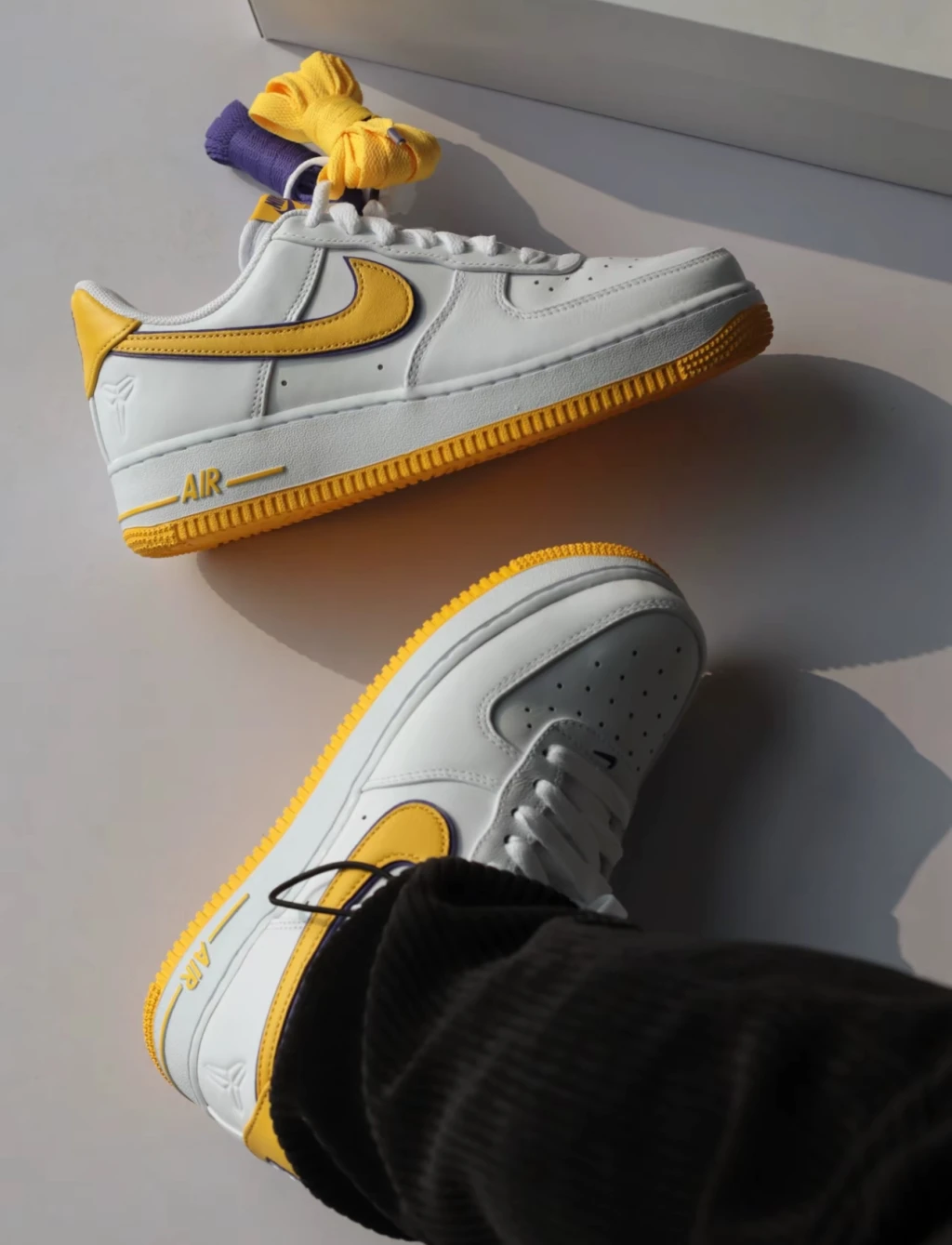 Kobe Bryant x Nike Air Force 1 Retro QS  FZ1151-100