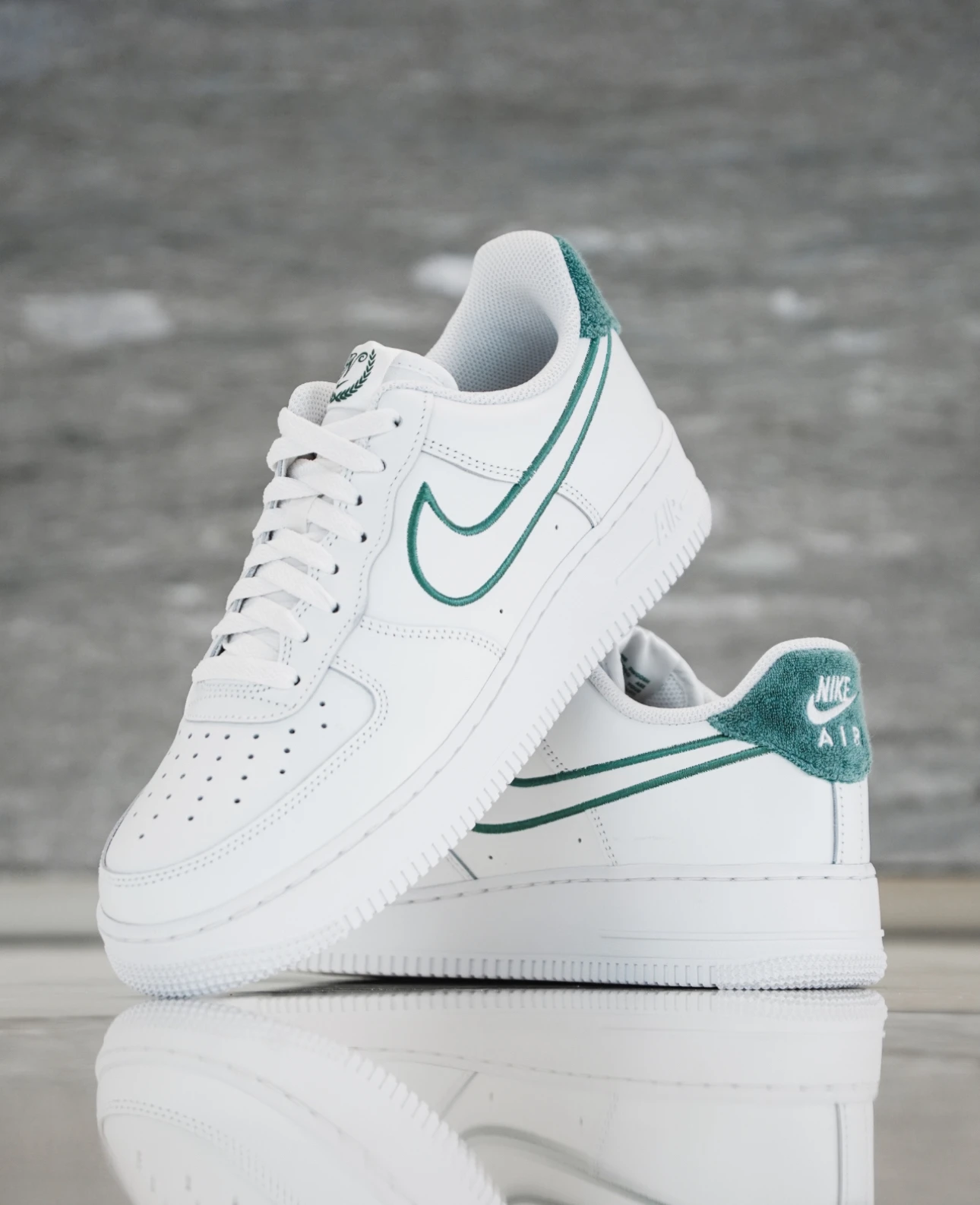 Nike Air Force 1 Low 絨毛綠 FZ2008-100