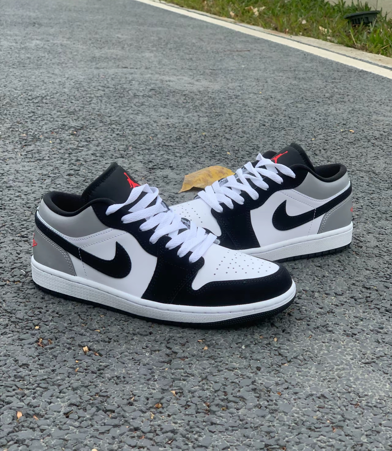 訳あり品】新品 NIKE AIR JORDAN 1 LOW 28.5cm 29cm【Bred/Sail 