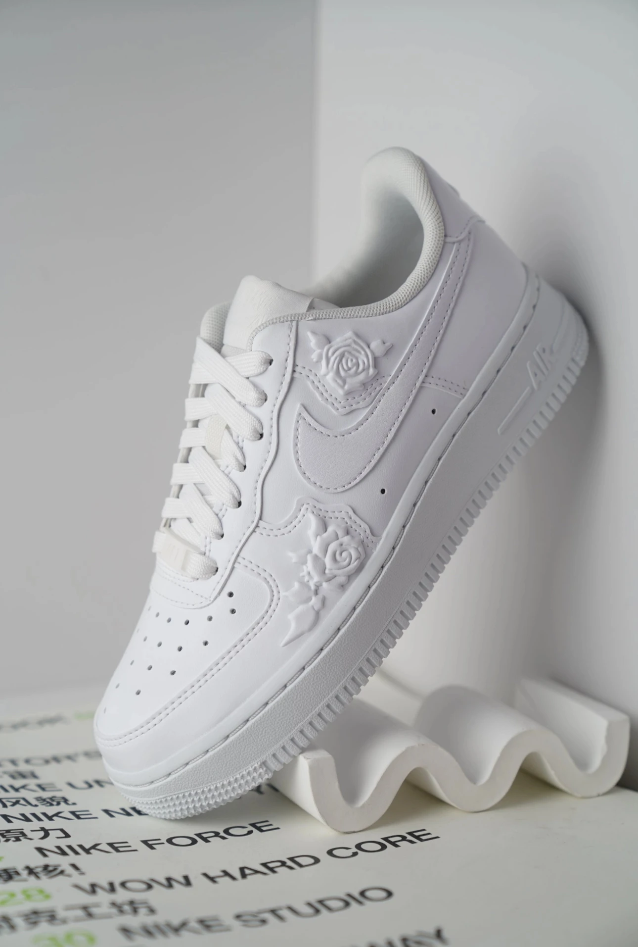 Nike Air Force 1 Low 雕刻玫瑰 白 HF2016-100