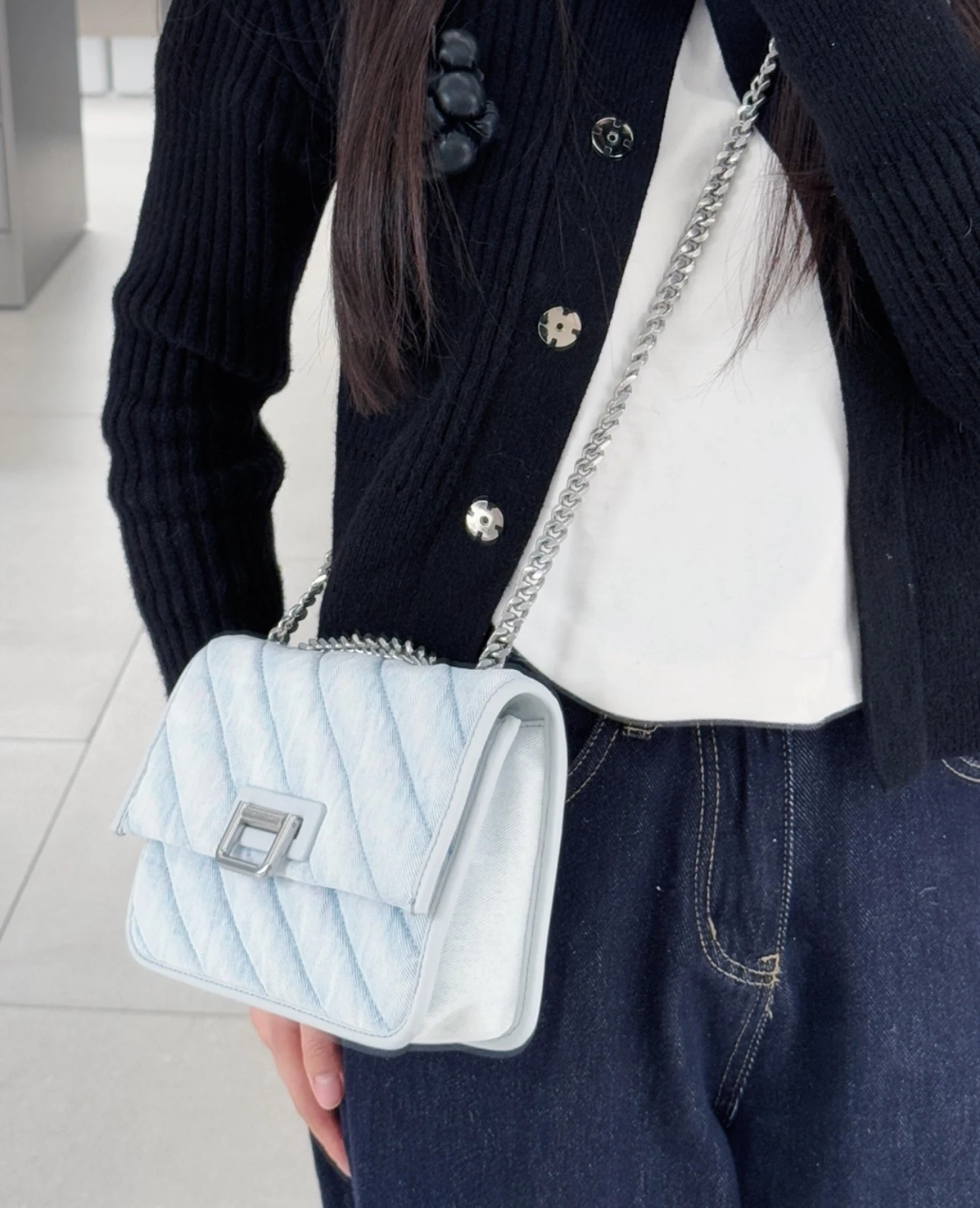 CHARLES&KEITH 小ck 春新單寧系列斜紋翻蓋鏈條小方包 單肩包 牛仔藍色