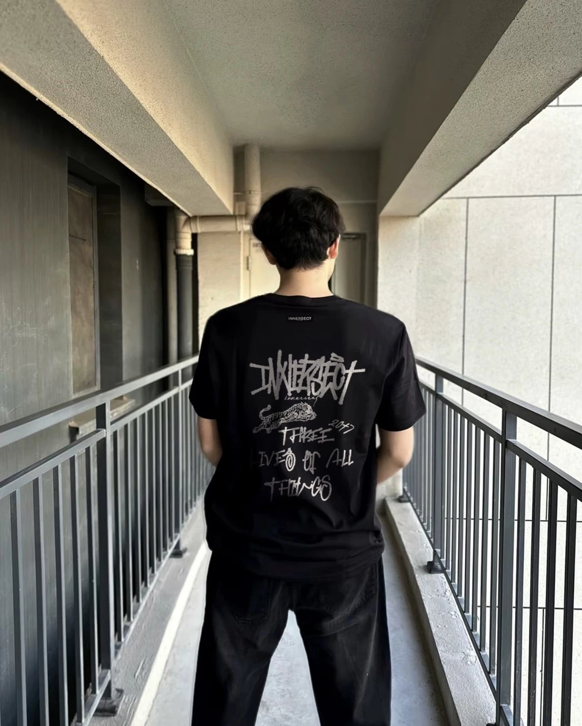 INNERSECT 美式復古草寫塗鴉LOGO 短袖T 3色