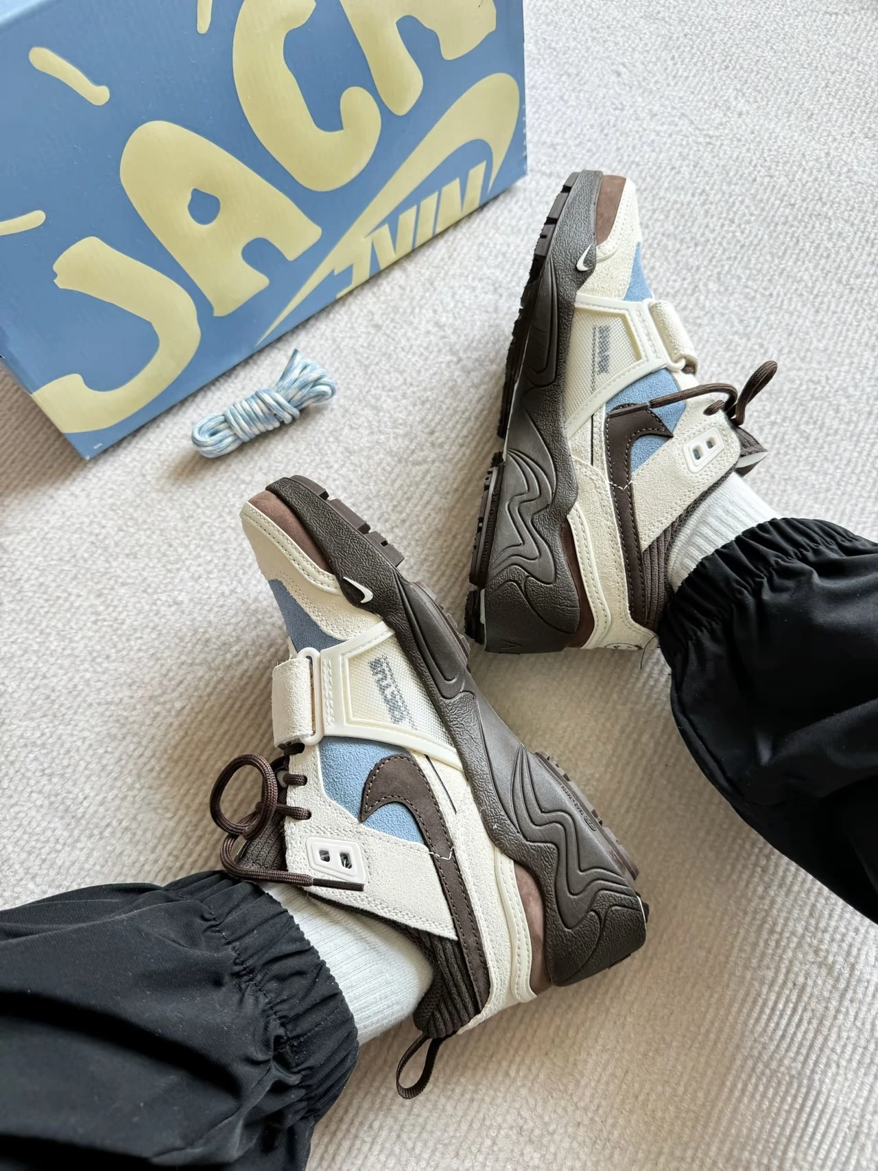 TRAVIS SCOTT x NIKE ZOOM FIELD JAXX Leche Blue 深淺摩卡藍 HQ3072-400