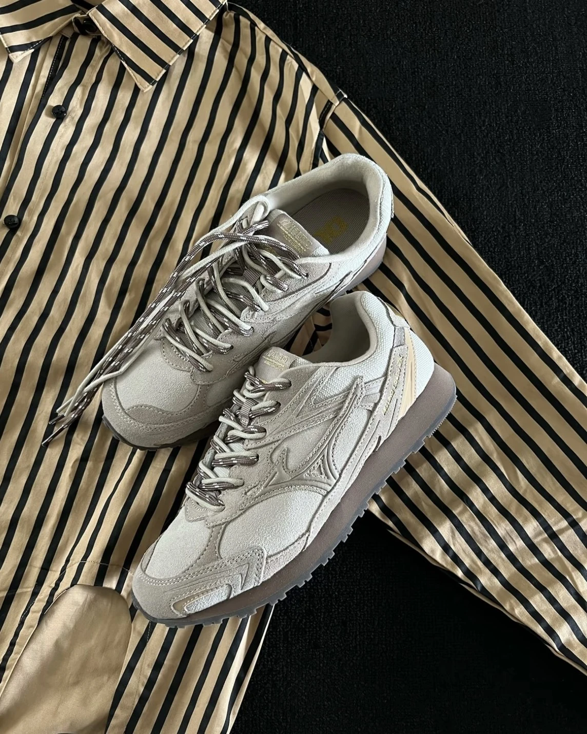 <🔥新品優惠>Mizuno LG 60S 2K 美津濃 復古 薄底 德訓鞋 米卡其(D1GH242107)