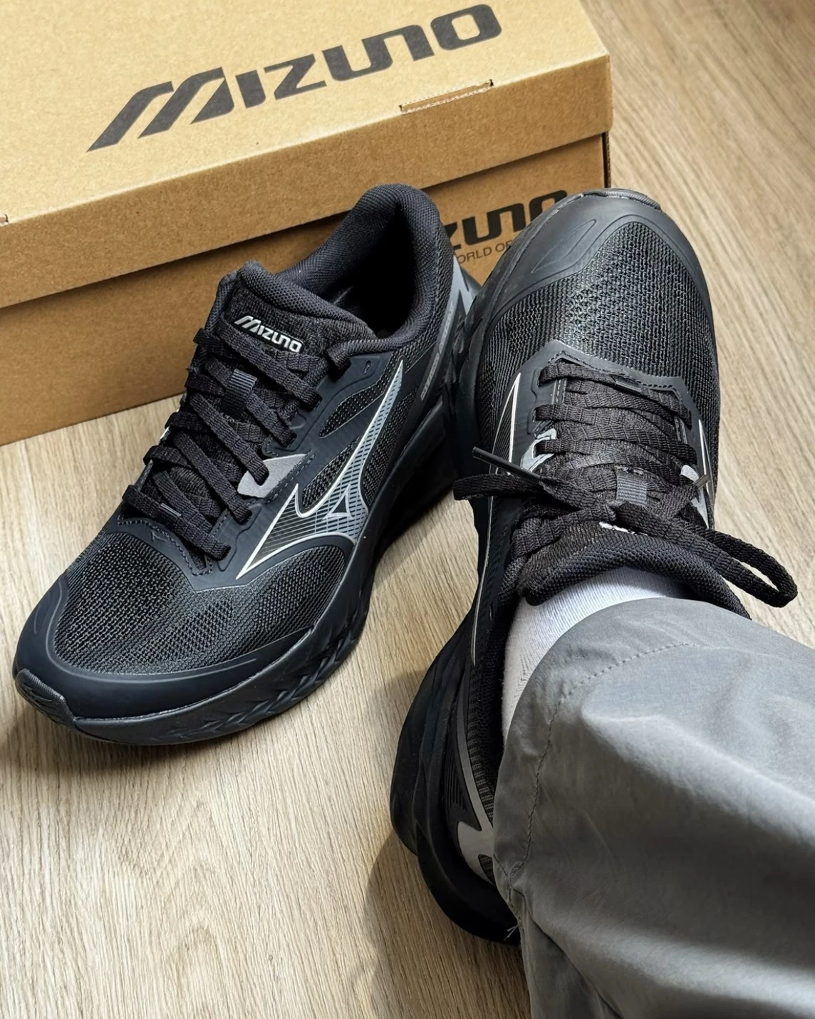<⏰限時折扣>MIZUNO ASTRO 黑魂 厚底 輪胎底(D1GH250501)