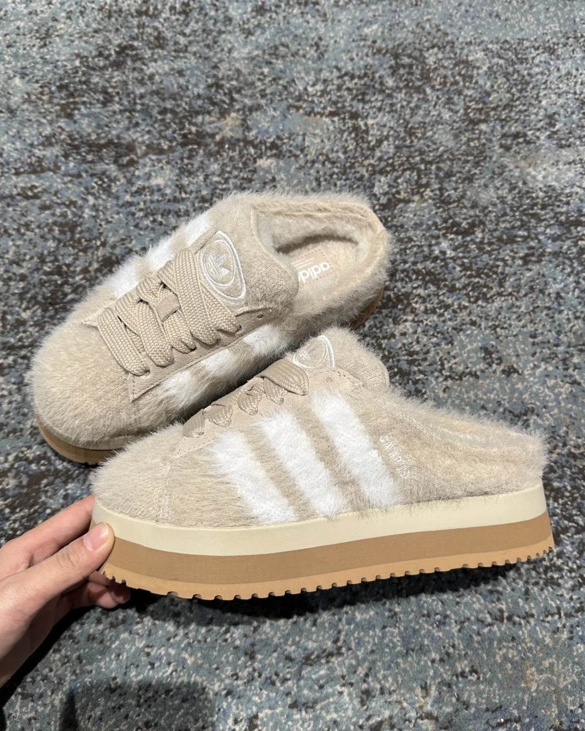 Adidas Originals CAMPUS 00s 奶茶 毛茸茸 厚底 麵包半拖 JR6159