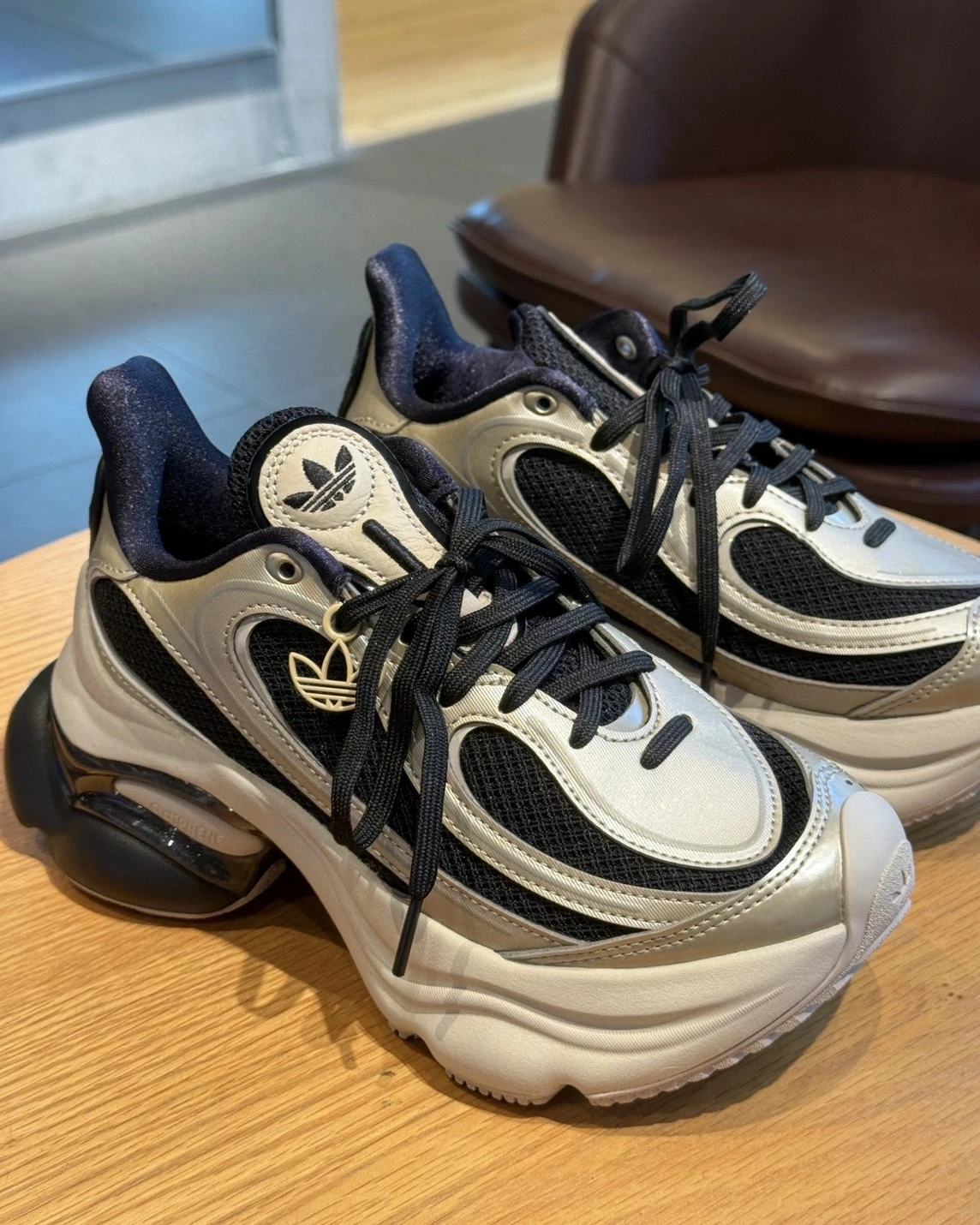 Adidas Originals Ozvenuz 浮蝶鞋 香檳金 復古 厚底 老爹鞋(KI0583)