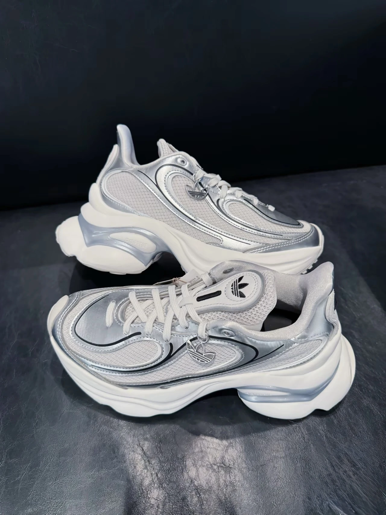 ADIDAS ORIGINALS OZVENUZ W 浮蝶鞋 復古 厚底 老爹鞋 增高 銀 KI0557