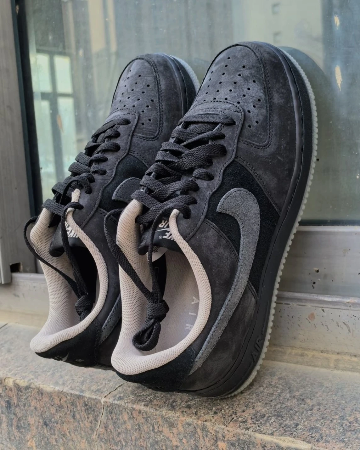<國外限定>NIKE AIR FORCE 1 LOW 麂皮黑灰 冰晶底 黑魂 男款 IQ9791-001