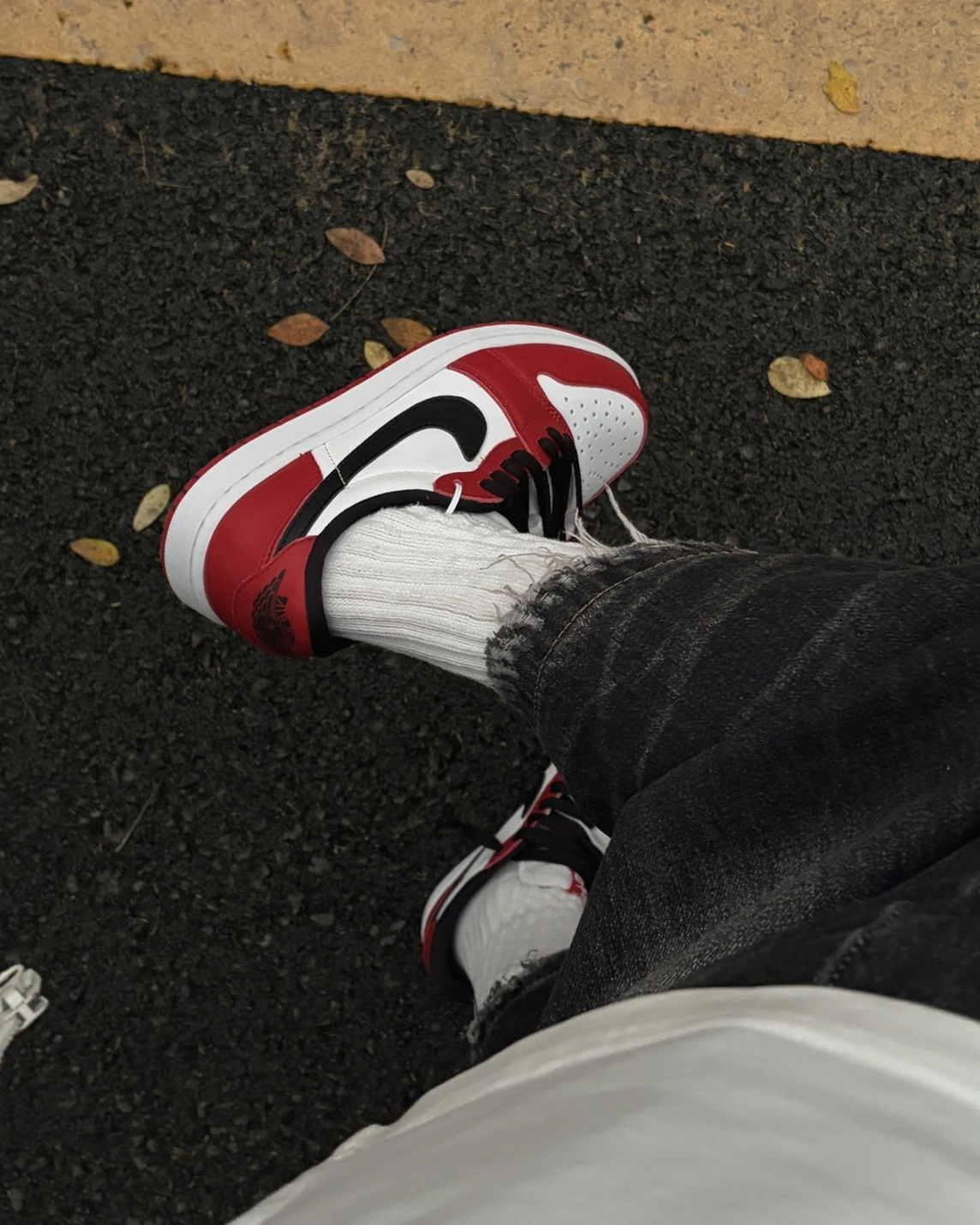 IKE AIR JORDAN 1 LOW OG "Chicago" 芝加哥 黑紅白 低筒 經典 HQ6998-600