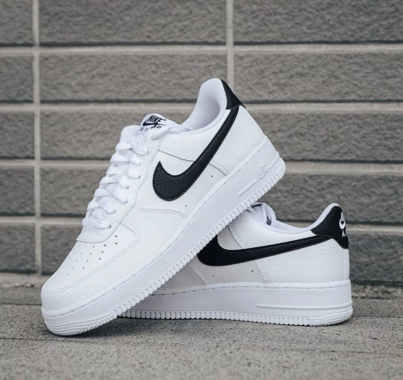 NIKE AIR FORCE 1 LOW WHITE AND BLACK 白底黑勾 荔枝皮 CT2302-100
