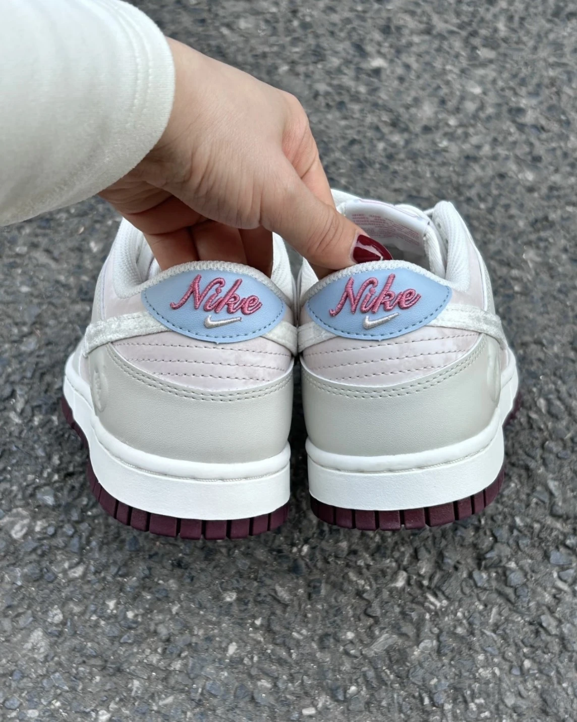 NIKE DUNK LOW 2026 情人節 限定款 奶白 櫻花粉 蝴蝶結 立體愛心 IQ1145-610
