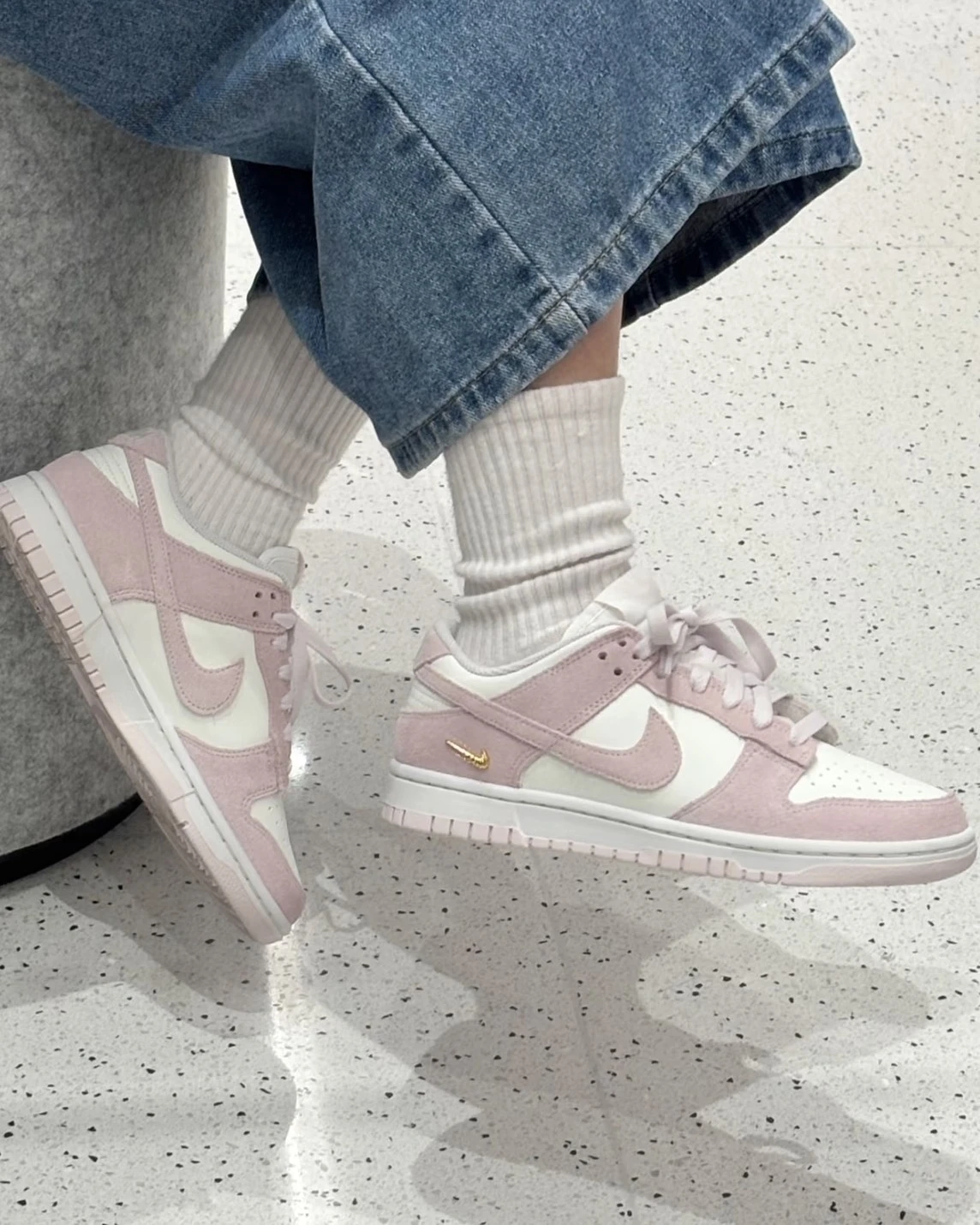 NIKE DUNK LOW 麂皮 櫻花淡粉 金屬小鈎 女款 IO4244-100