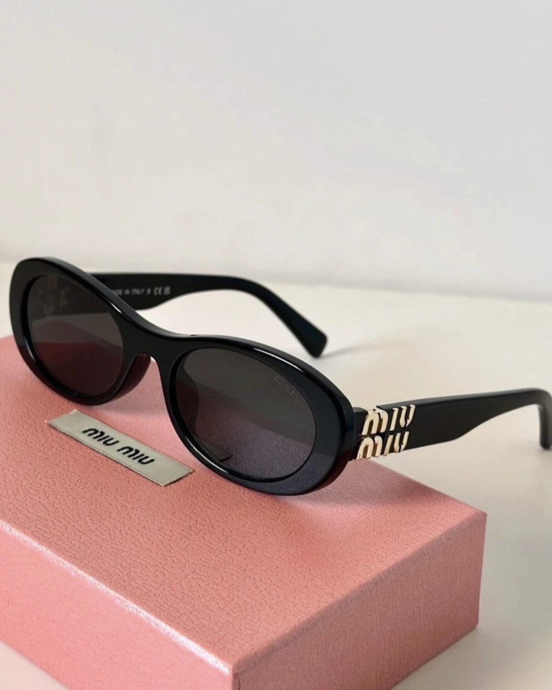 <趙露思同款>MIU MIU 經典字母LOGO 貓眼 墨鏡 太陽眼鏡(SMU11W_E1AB_F05S0_C_054)