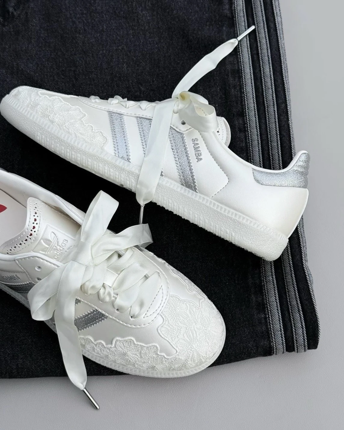 ADIDAS SAMBA OG 情人節限定 緞面米白 銀紋 蕾絲芭蕾 白月光 HP3658