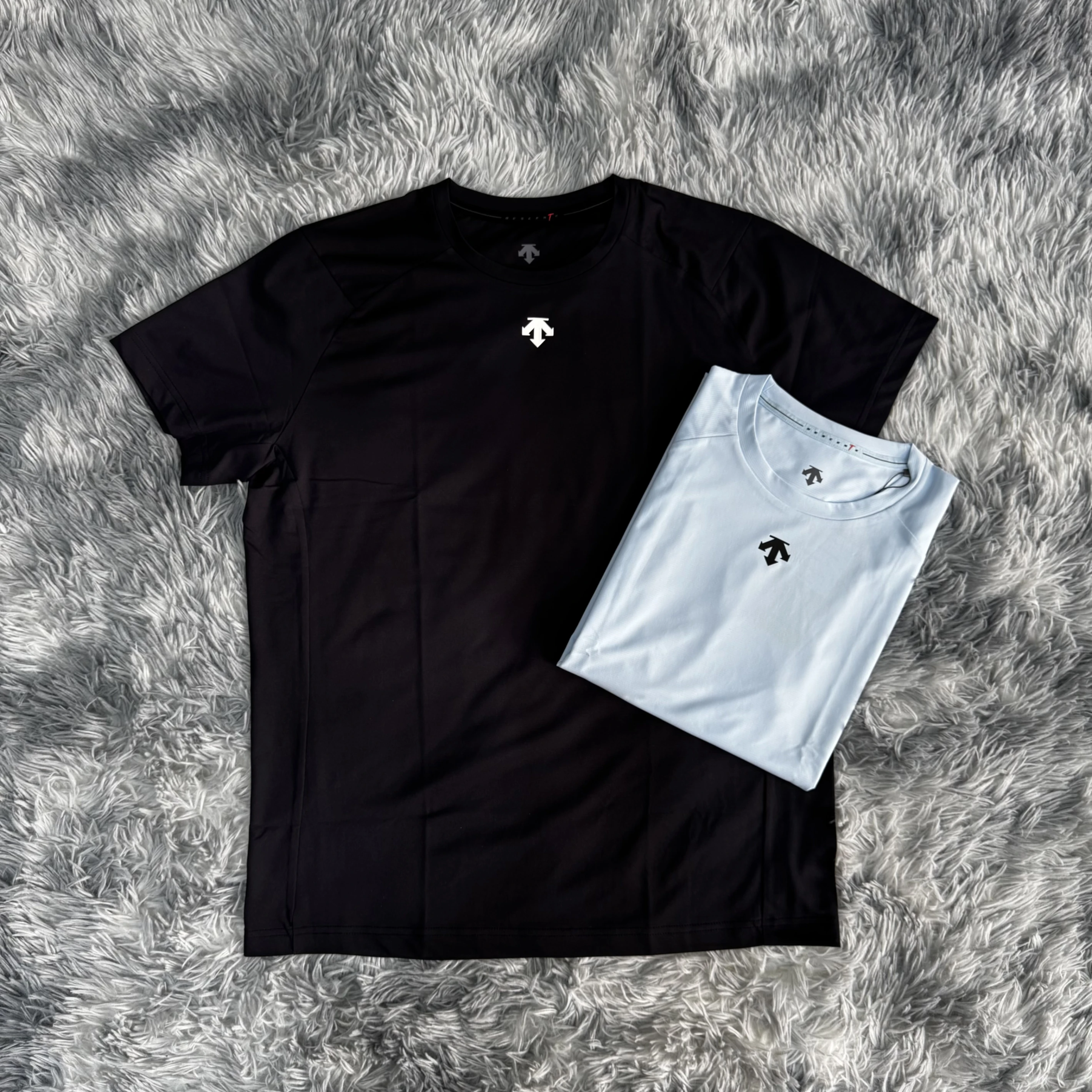 DESCENTE 迪桑特 26SS 中間小標 運動涼感材質 機能短袖 短T 寶寶藍/黑色