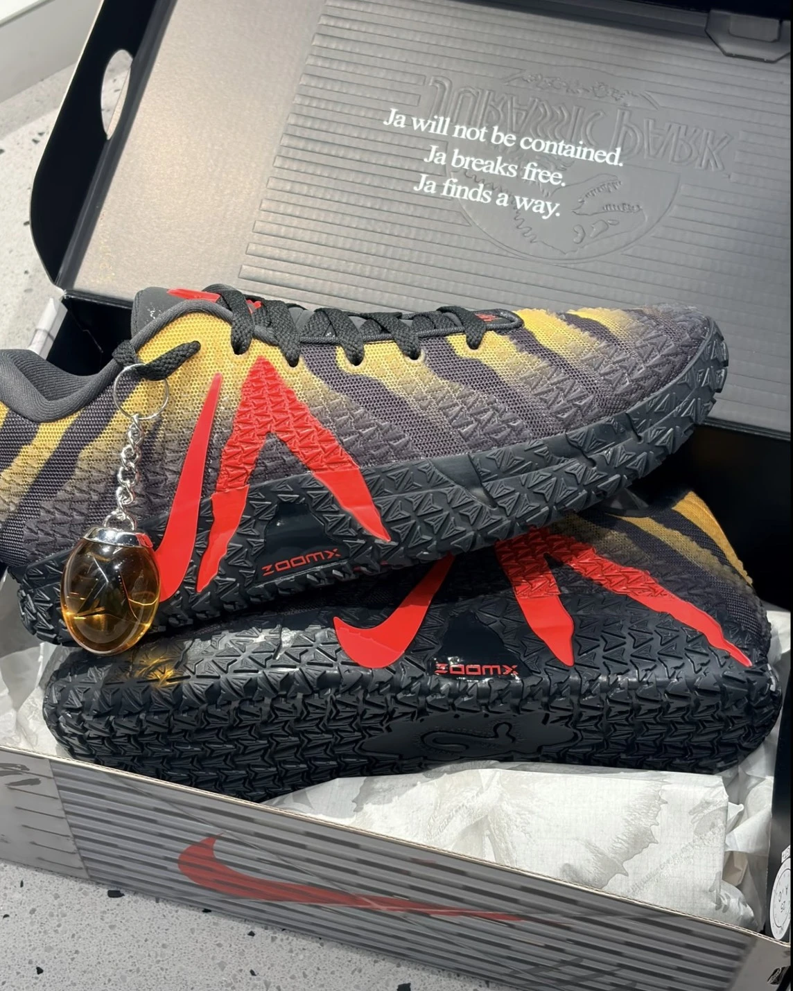 NIKE x 侏儸紀公園 JA3 Raptor 黑黃紅 莫蘭特 實戰籃球鞋 IU7239-001