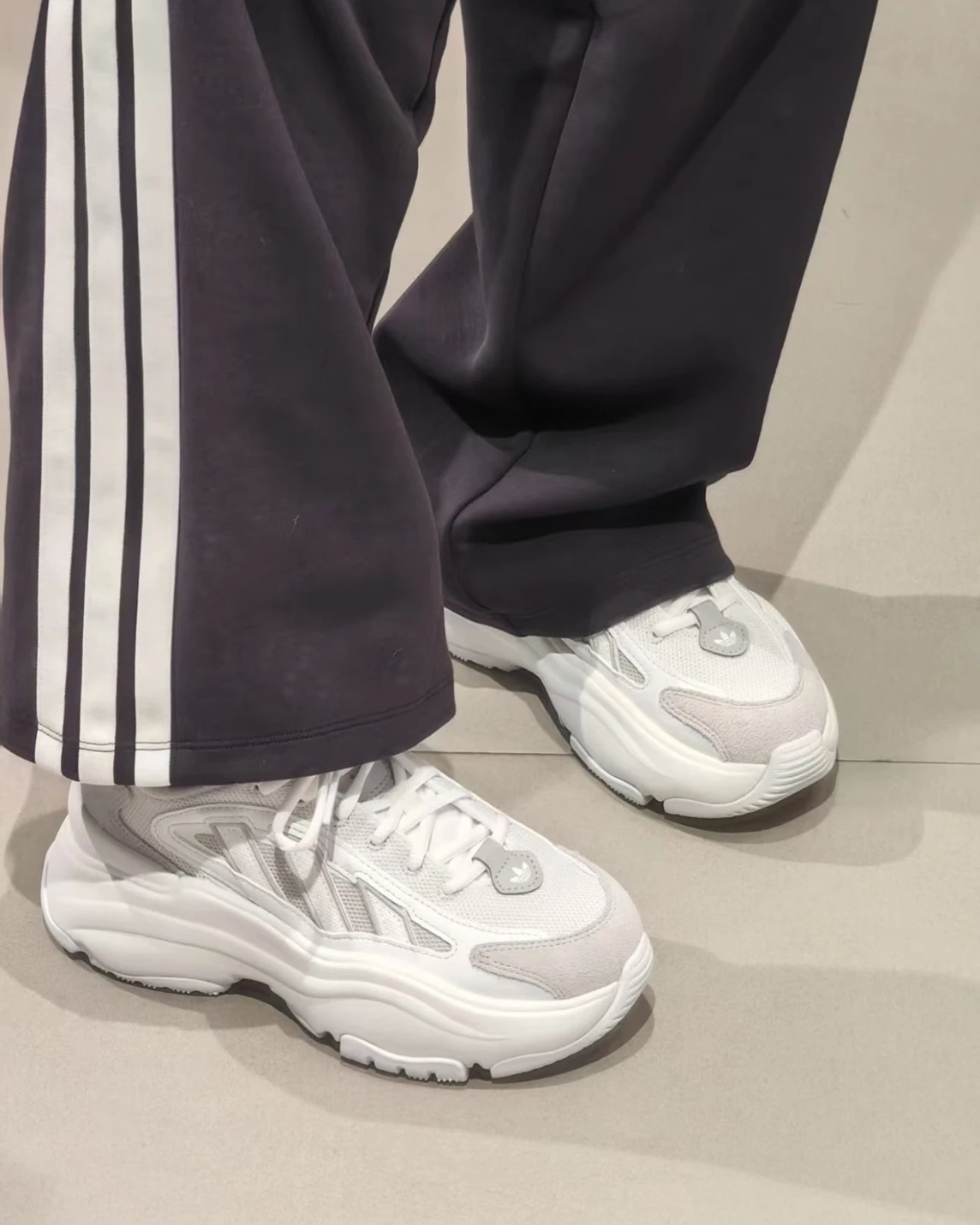 ADIDAS ORIGINALS OZGAIA 厚底 白灰 老爹鞋 KJ7308