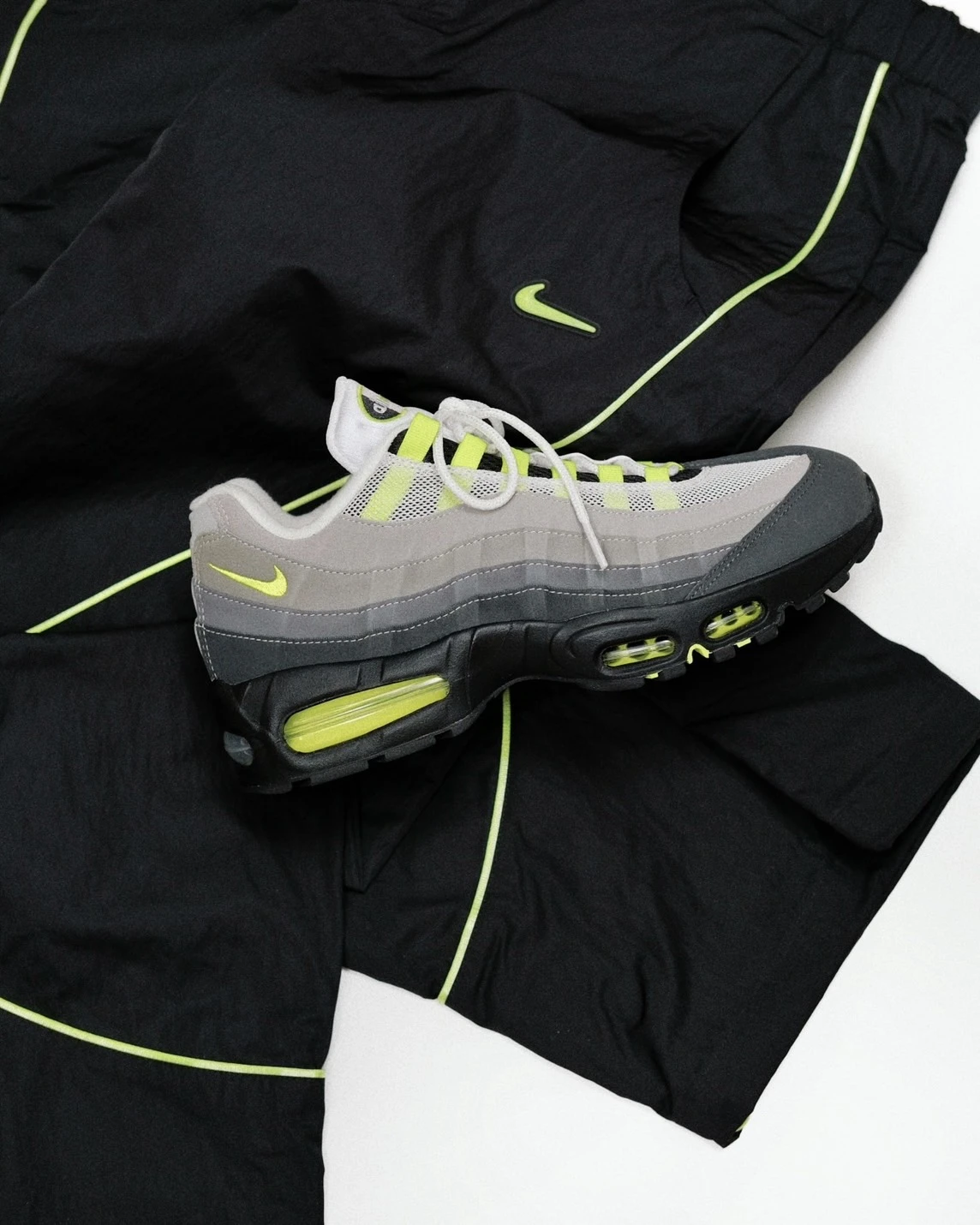 NIKE AIR MAX 95 OG BIG BUBBLE NEON 氣墊 螢光綠 漸變灰 IO9926-001/HM4740-001