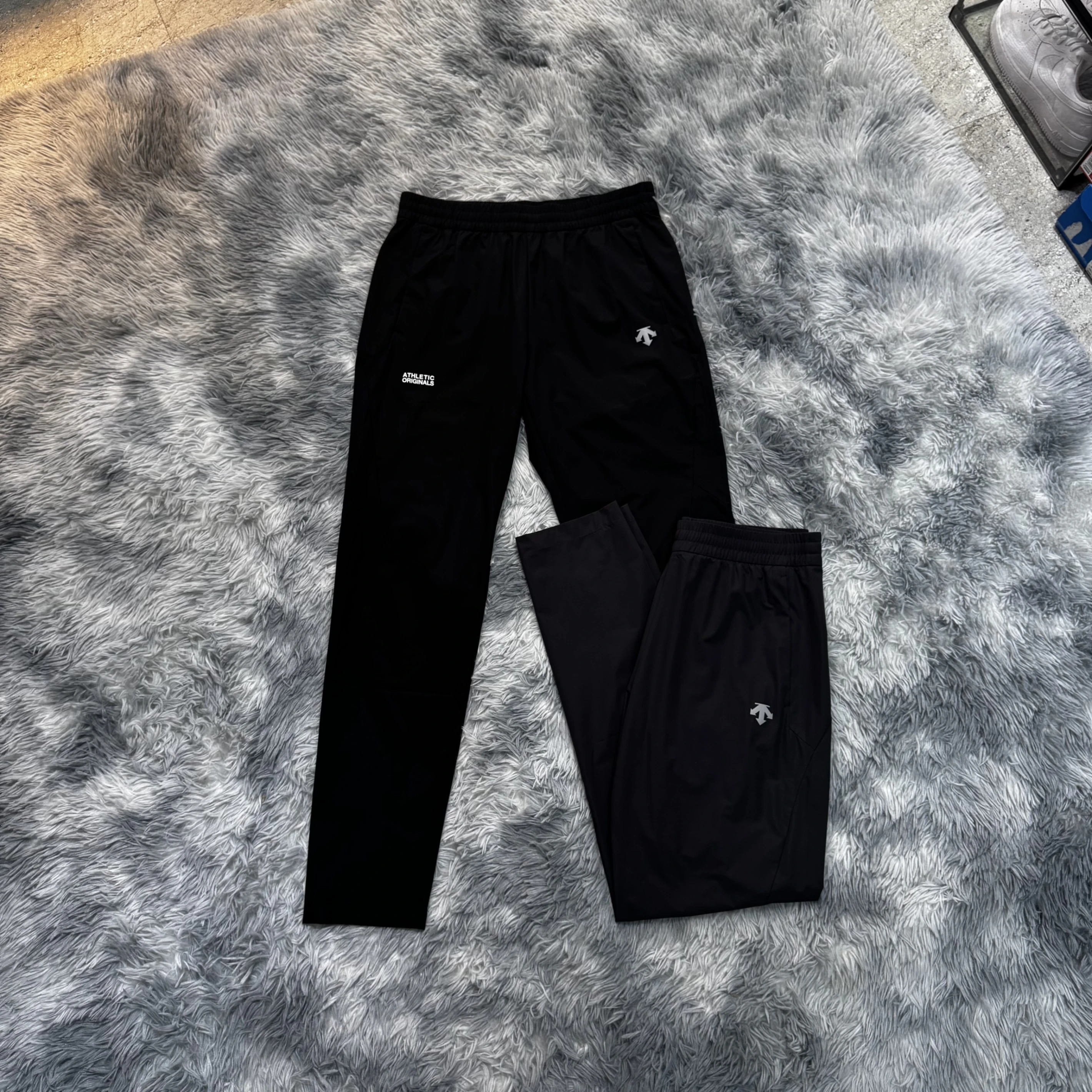 DESCENTE 迪桑特 26SS 小標 運動機能材質 直筒 無縮口 長褲 RPT21