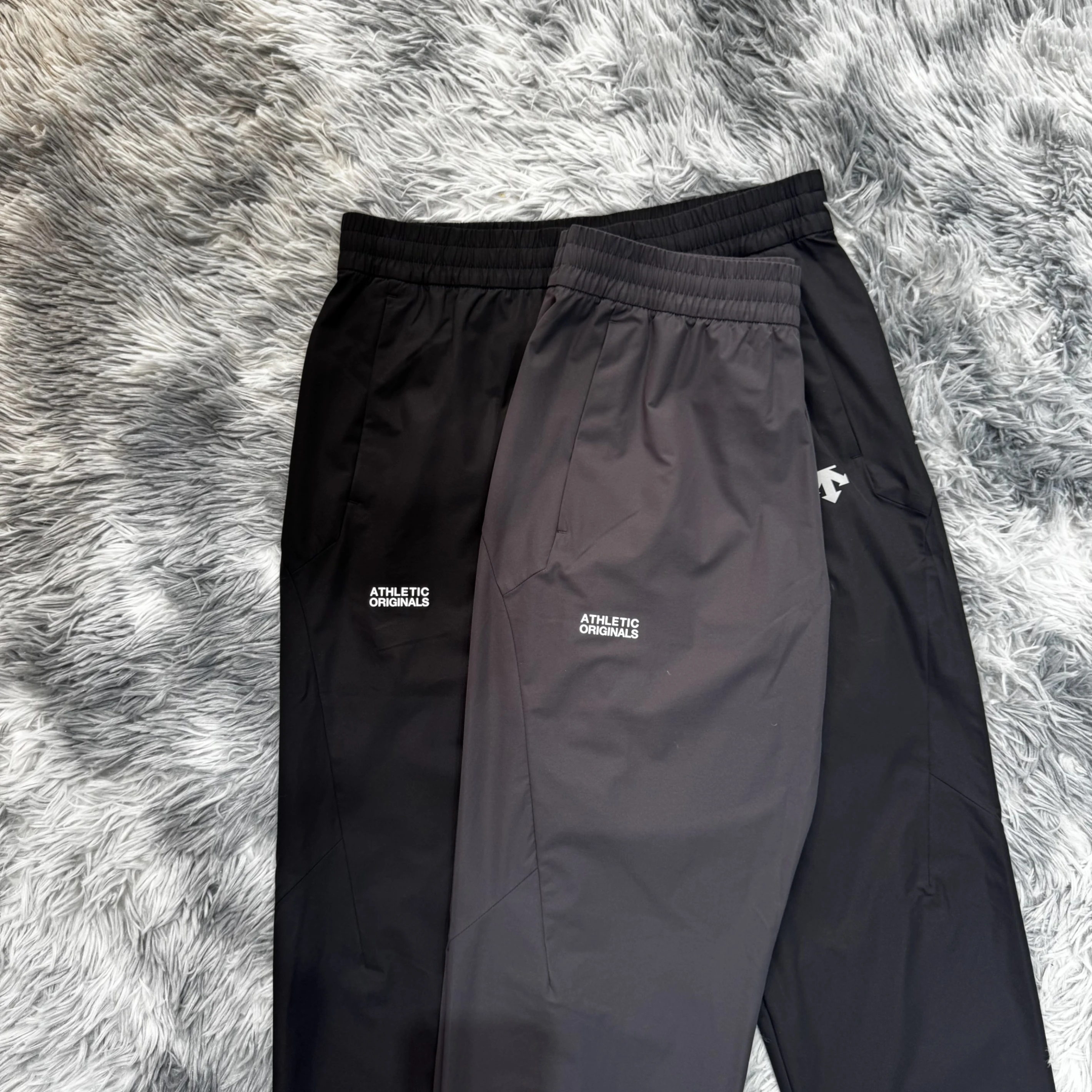 DESCENTE 迪桑特 26SS 小標 運動機能材質 直筒 無縮口 長褲 RPT21