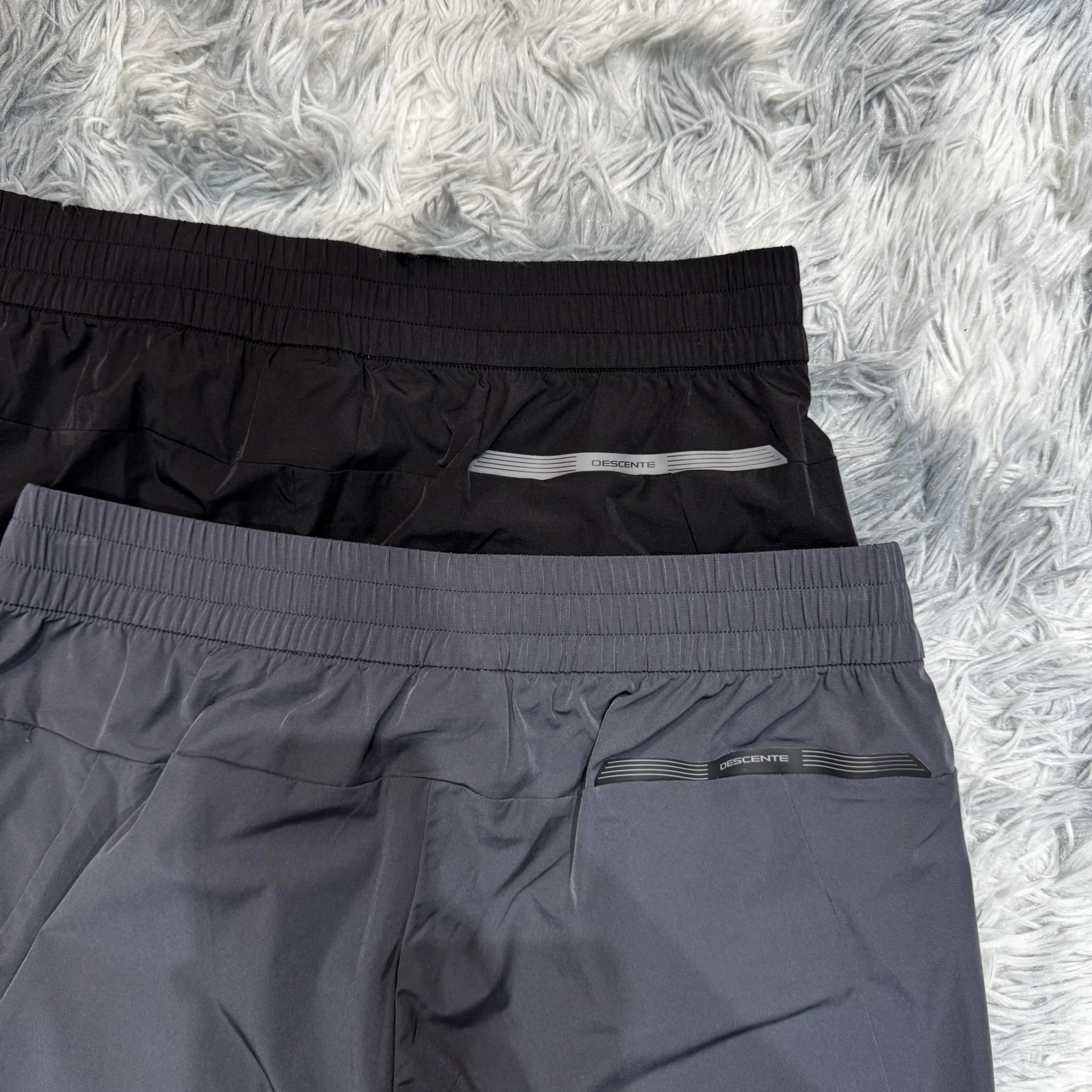 DESCENTE 迪桑特 26SS 運動涼感材質 口袋拉鏈 合身版 無縮口 長褲