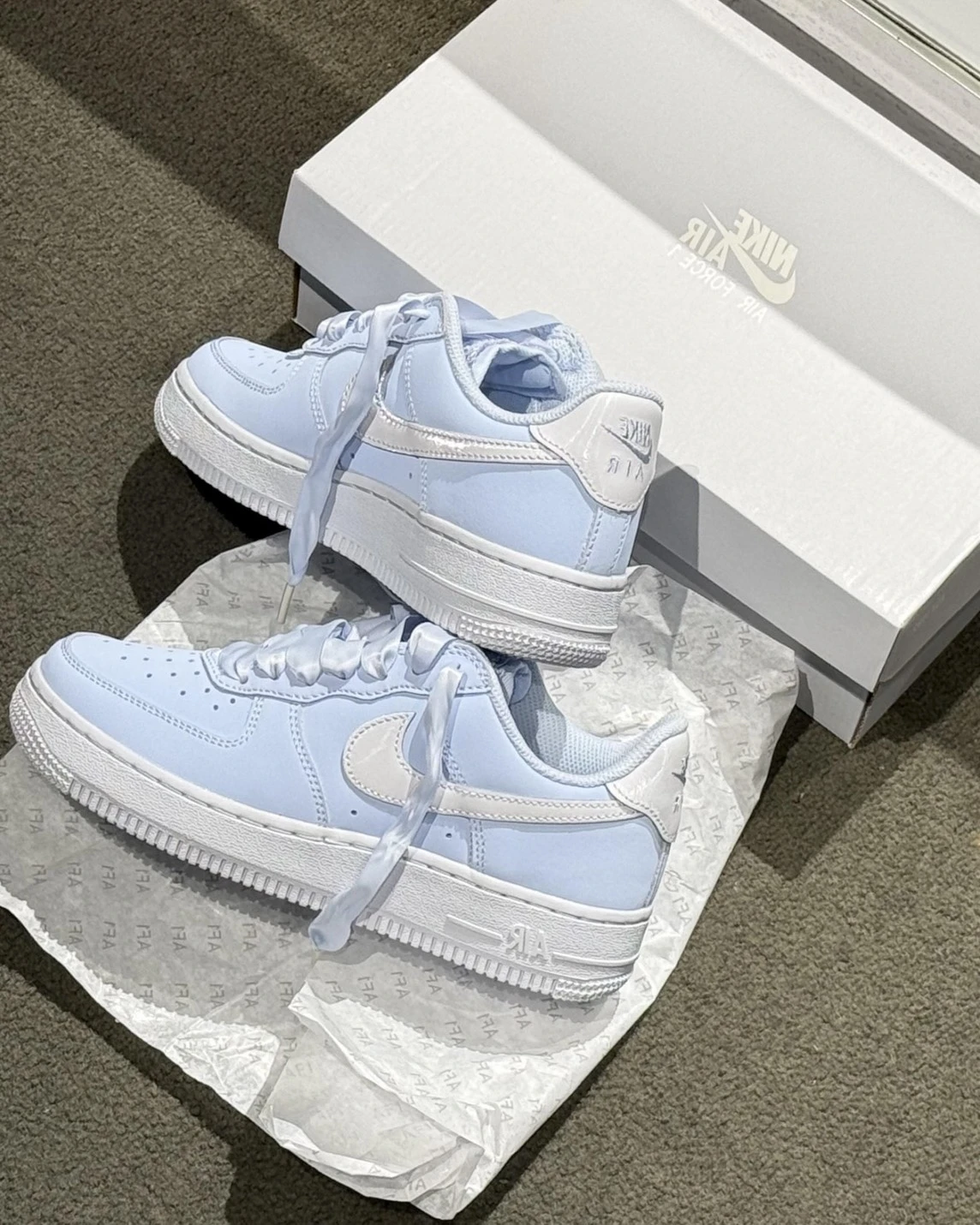 NIKE AIR FORCE 1 RETRO PREMIUM 緞帶冰藍 IR0871-400