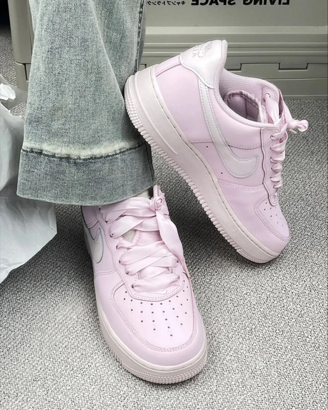 NIKE AIR FORCE 1 RETRO PREMIUM 緞帶櫻花粉 IR0871-100