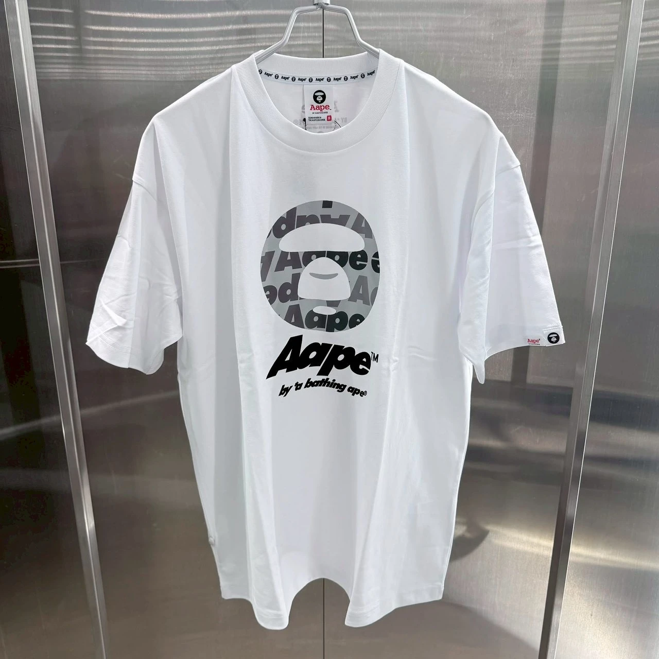 Aape 26SS 大圓人頭 文字 反光 Logo 短袖