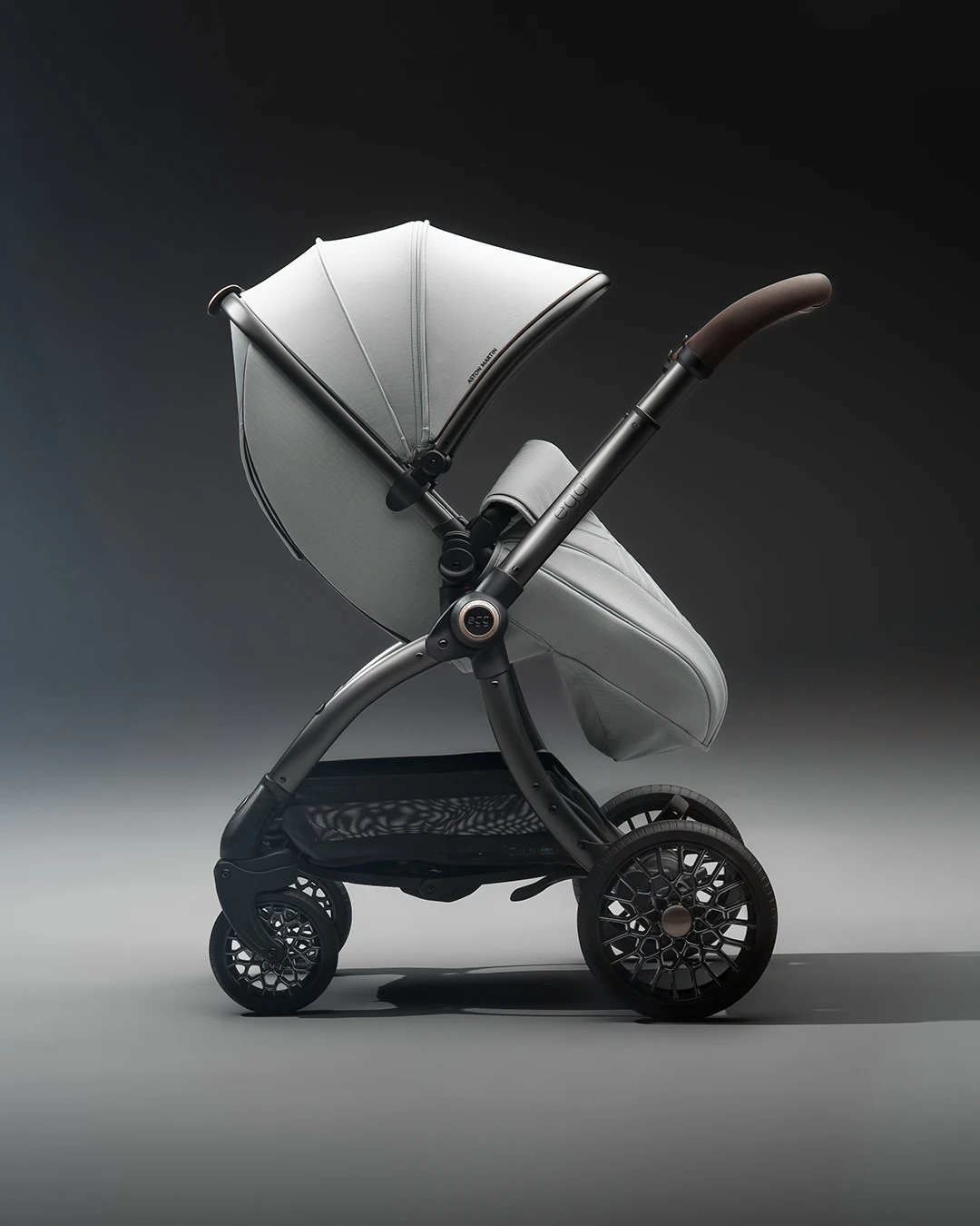 Aston Martin egg3® — Soft Grey