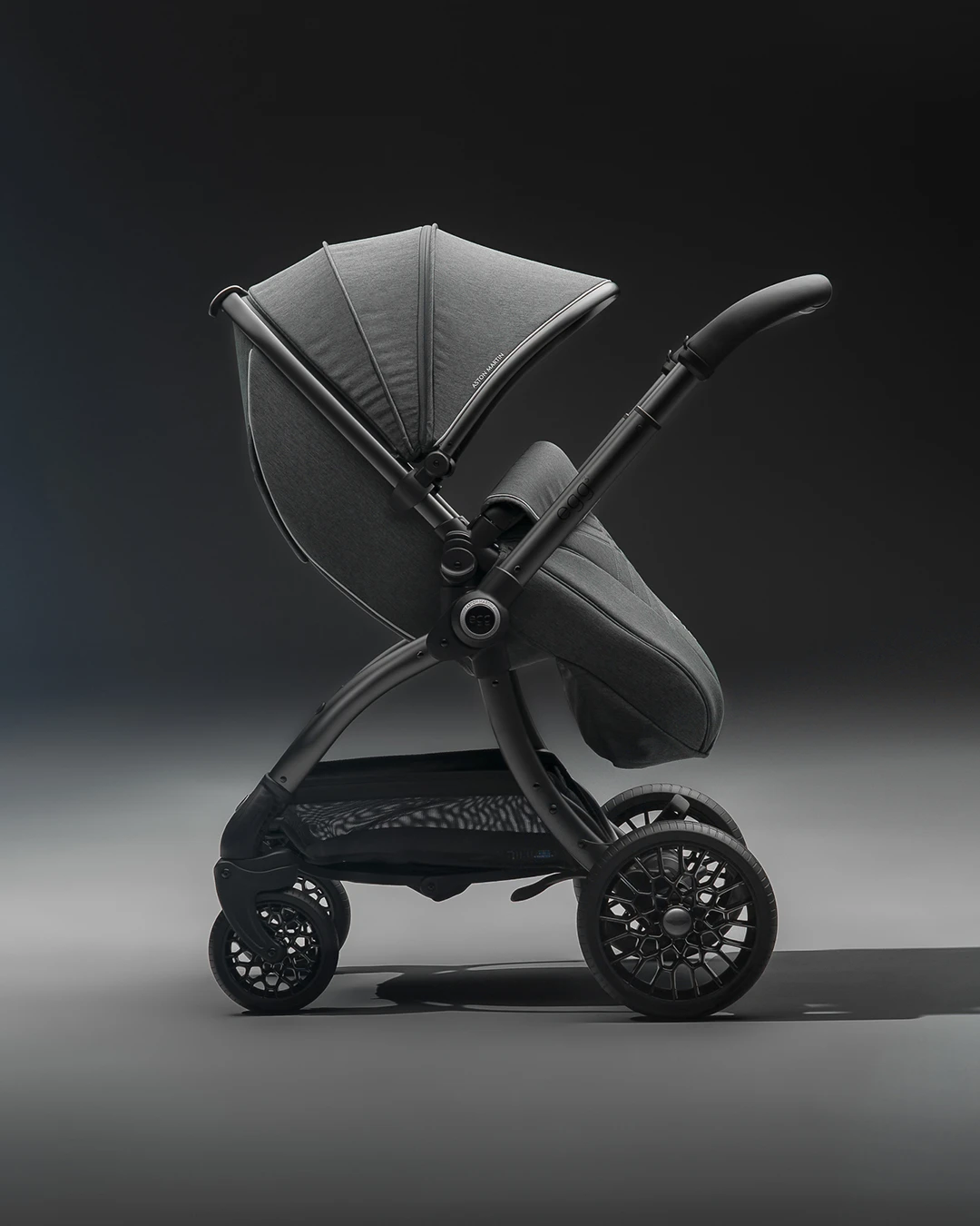 Aston Martin egg3® — Classic Grey
