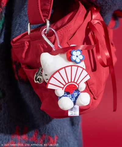 預購🇯🇵2025秋冬限定 HELLO KITTY × FREAK’S STORE 扇子藏貓貓吊飾
