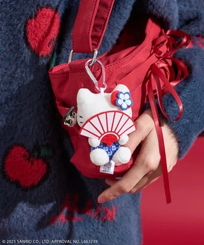 預購🇯🇵2025秋冬限定 HELLO KITTY × FREAK’S STORE 扇子藏貓貓吊飾