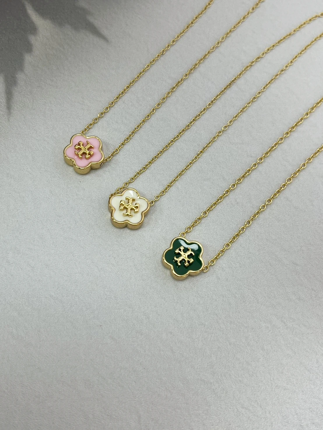 精緻花語｜TORY BURCH 細緻百搭項鍊