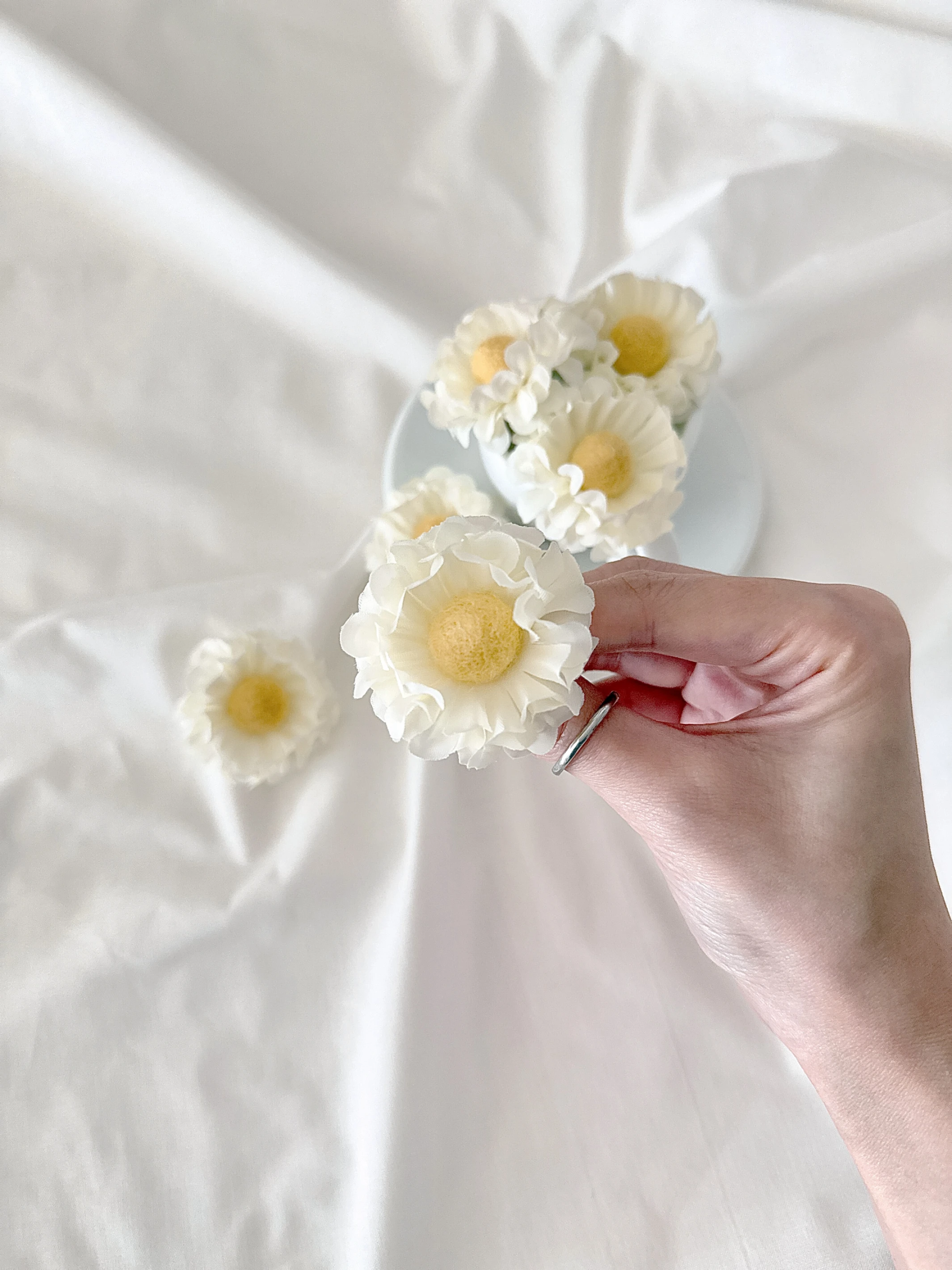 【Chururu Store】奶油小雛菊｜手工逗貓頭｜Made in Korea