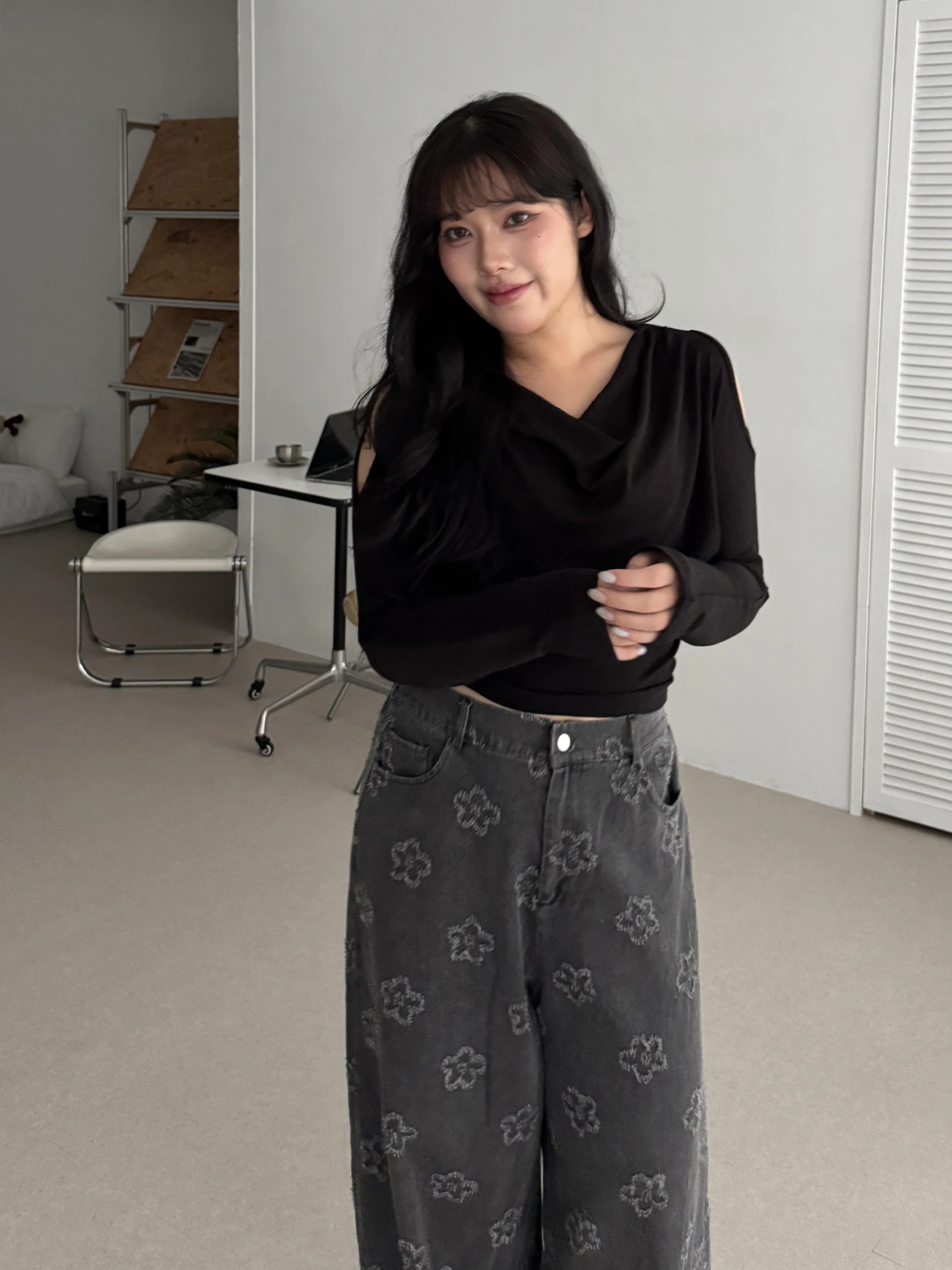 𝘔𝘪𝘴𝘴.𝘉𝘦𝘭𝘭𝘢.微性感挖肩修身上衣9285
