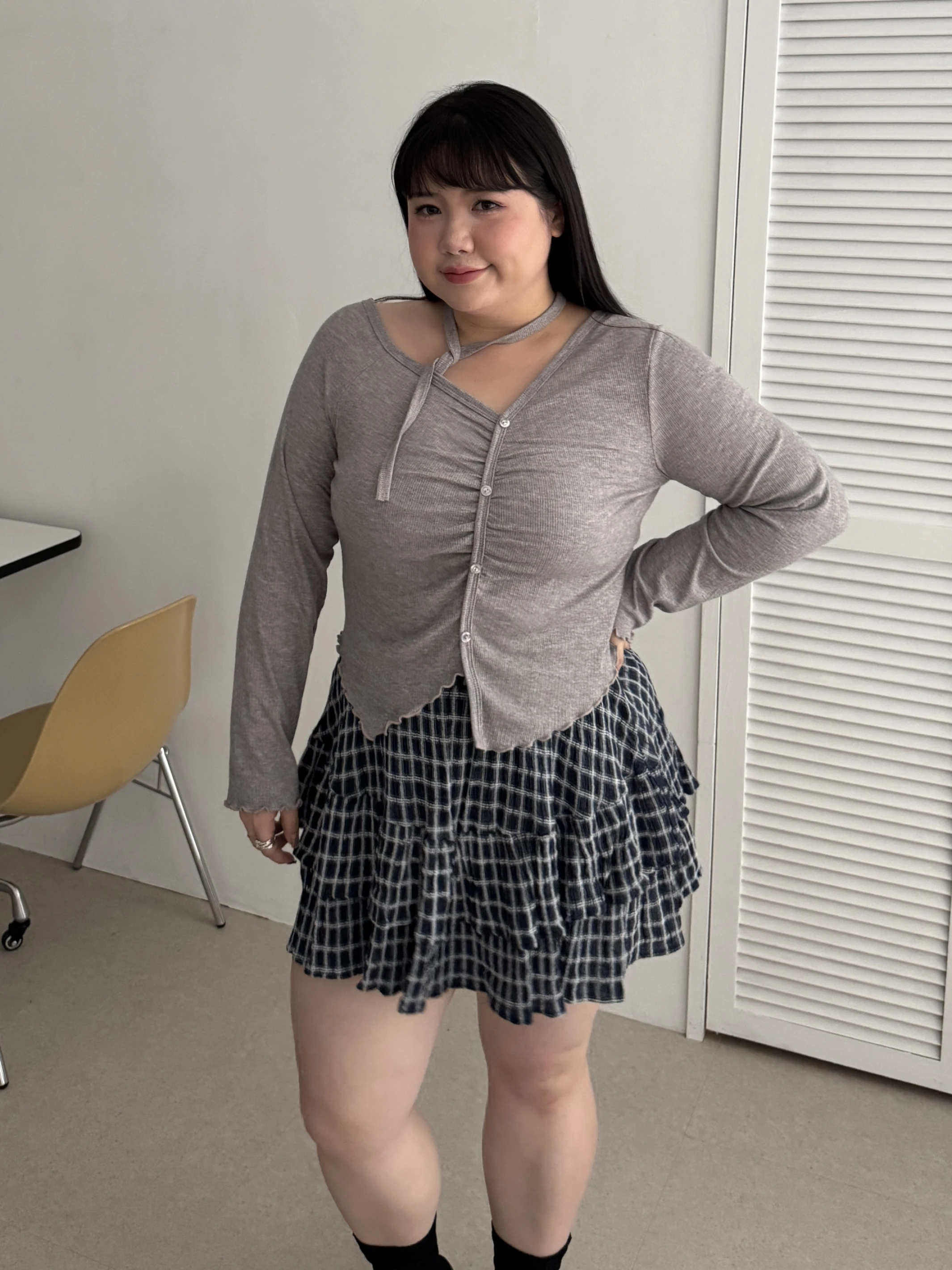 𝘔𝘪𝘴𝘴.𝘉𝘦𝘭𝘭𝘢.斜扣氣質辣妹掛脖上衣38391