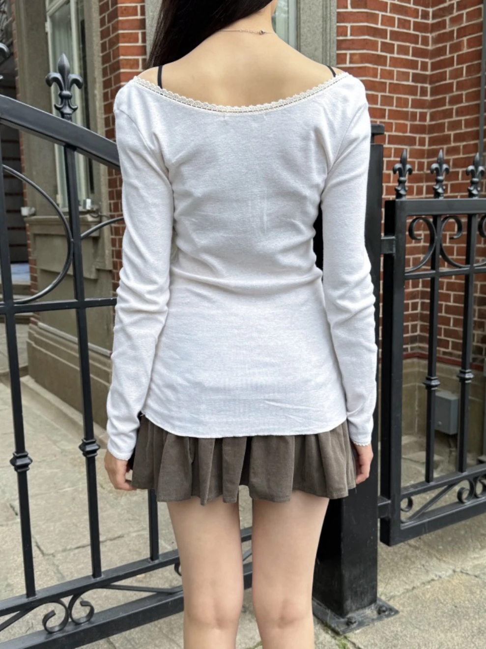 tania v-neck lace top